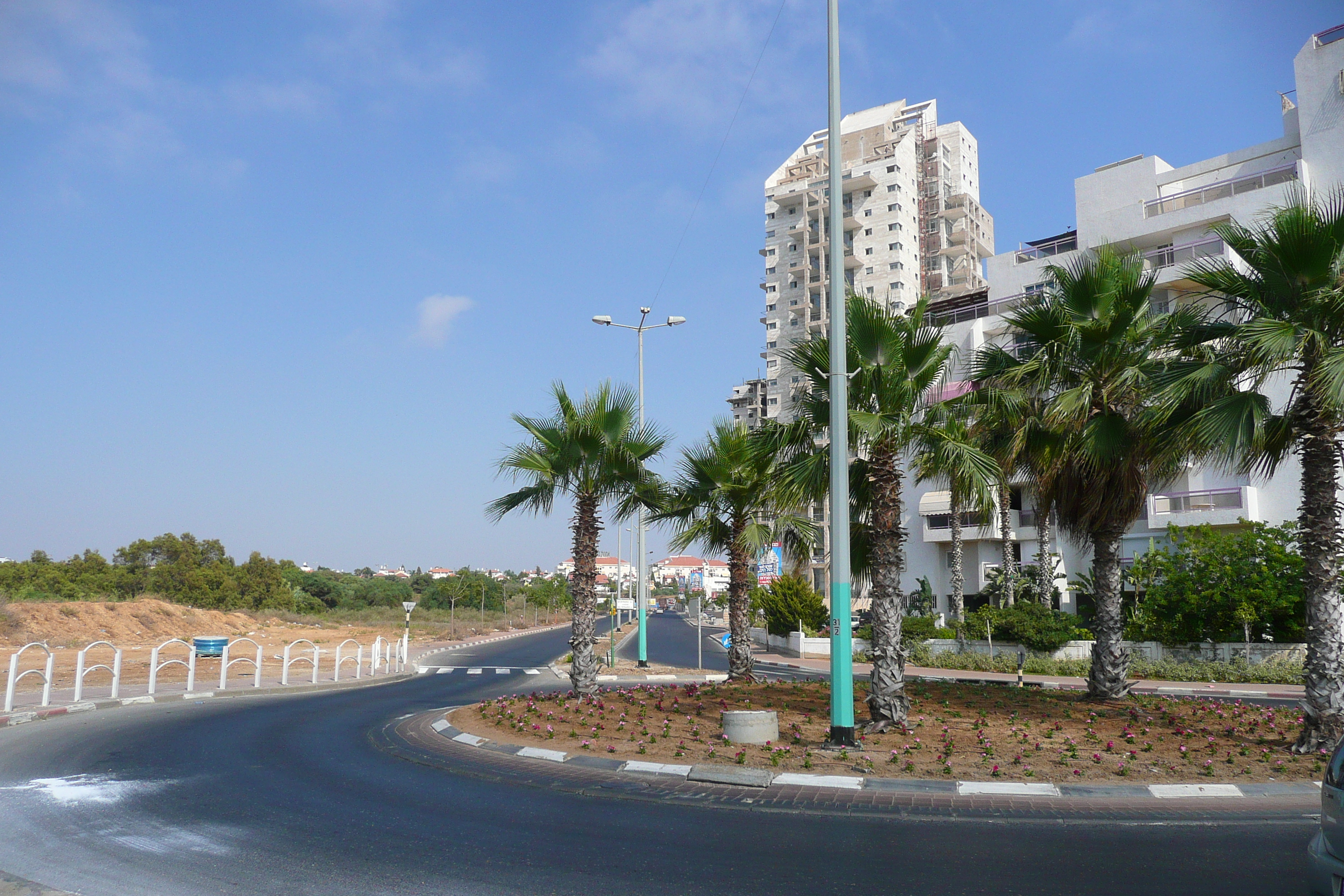 Picture Israel Rishon Le Zion 2007-06 8 - Tours Rishon Le Zion