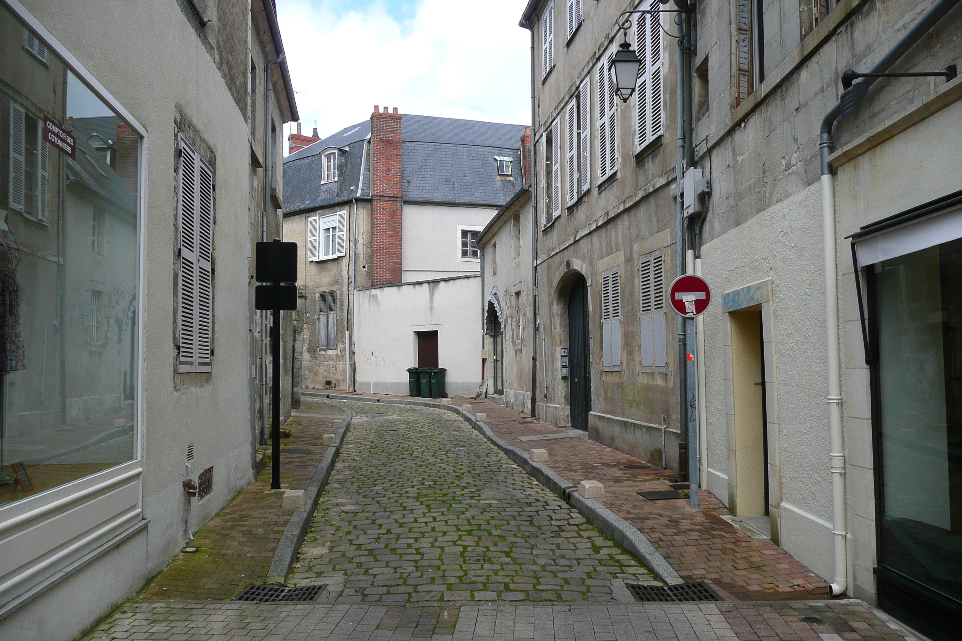 Picture France Bourges 2008-04 68 - Center Bourges