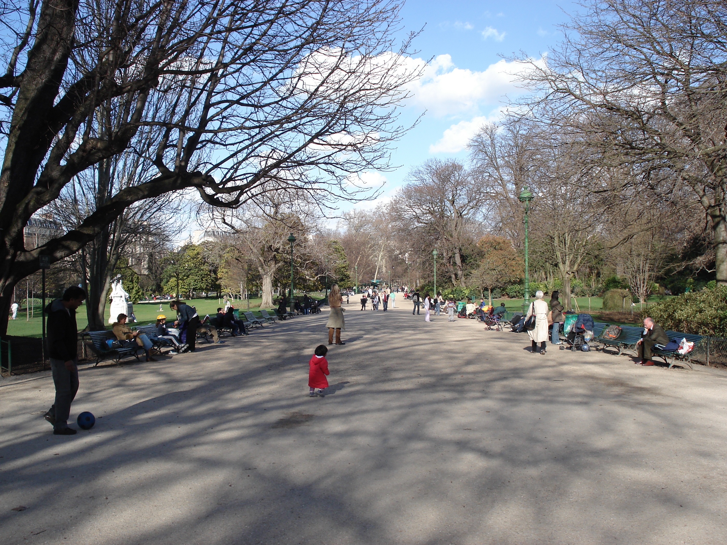 Picture France Paris 8th Arrondissement Monceau Garden 2006-03 20 - Recreation Monceau Garden