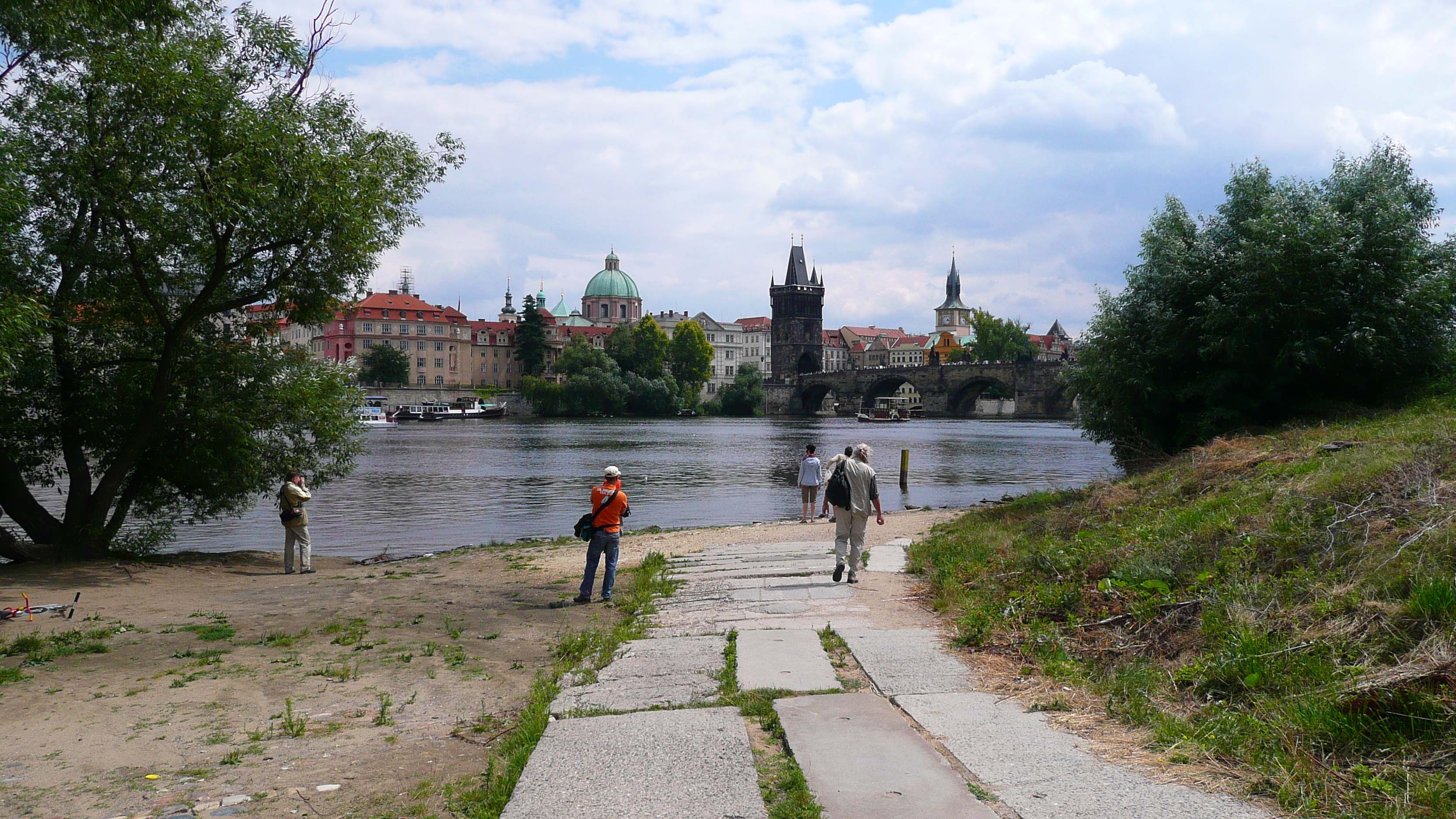 Picture Czech Republic Prague Vltava river 2007-07 25 - Center Vltava river