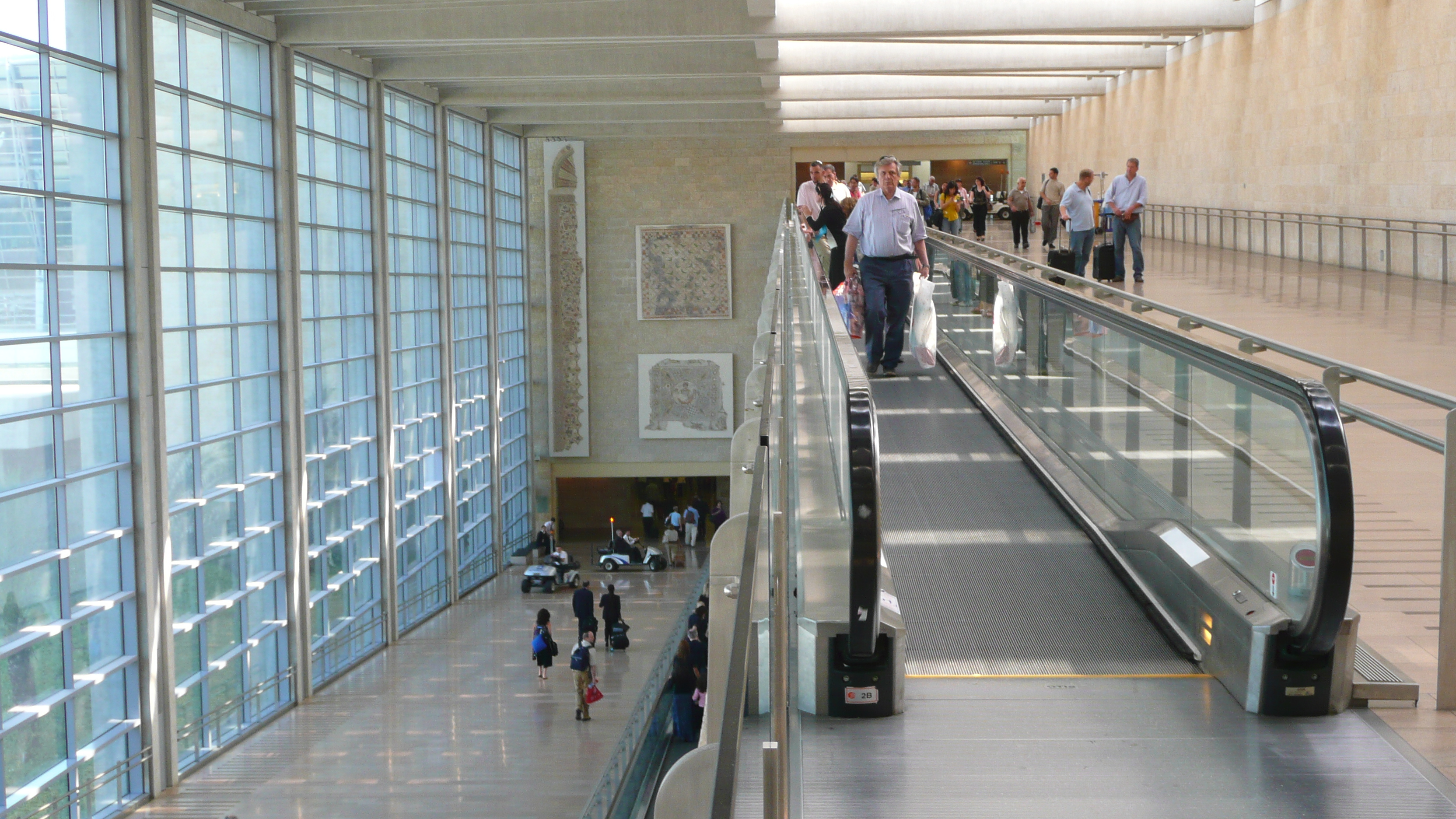 Picture Israel Ben Gurion Airport 2007-06 5 - History Ben Gurion Airport