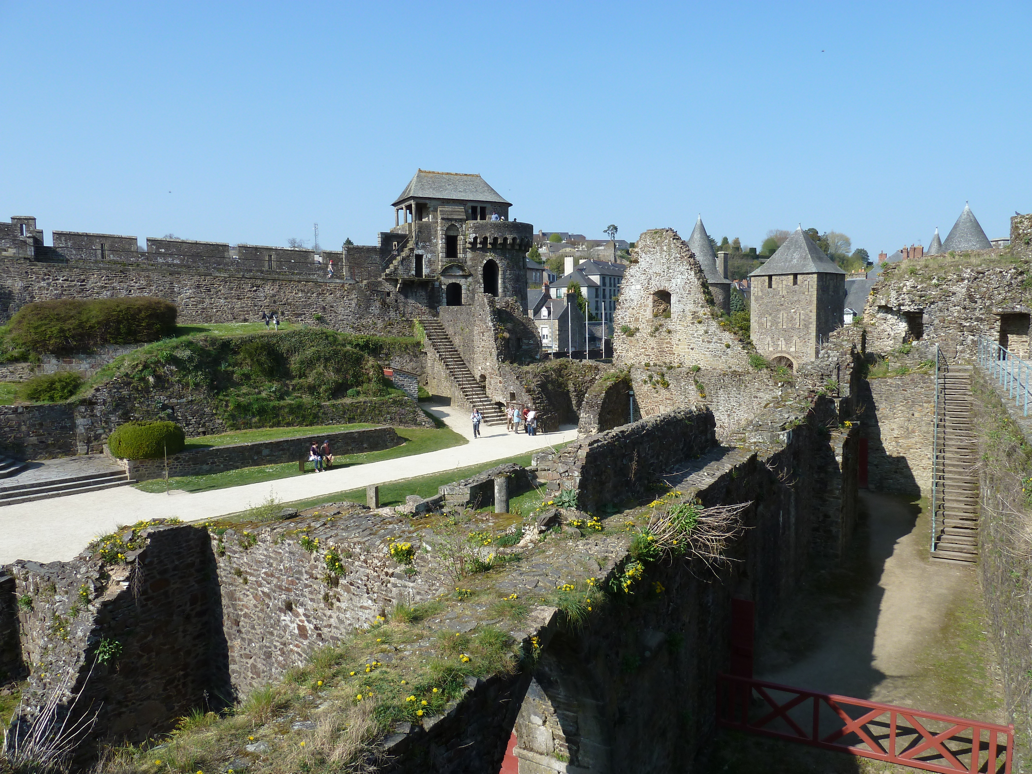 Picture France Fougeres 2010-04 132 - History Fougeres