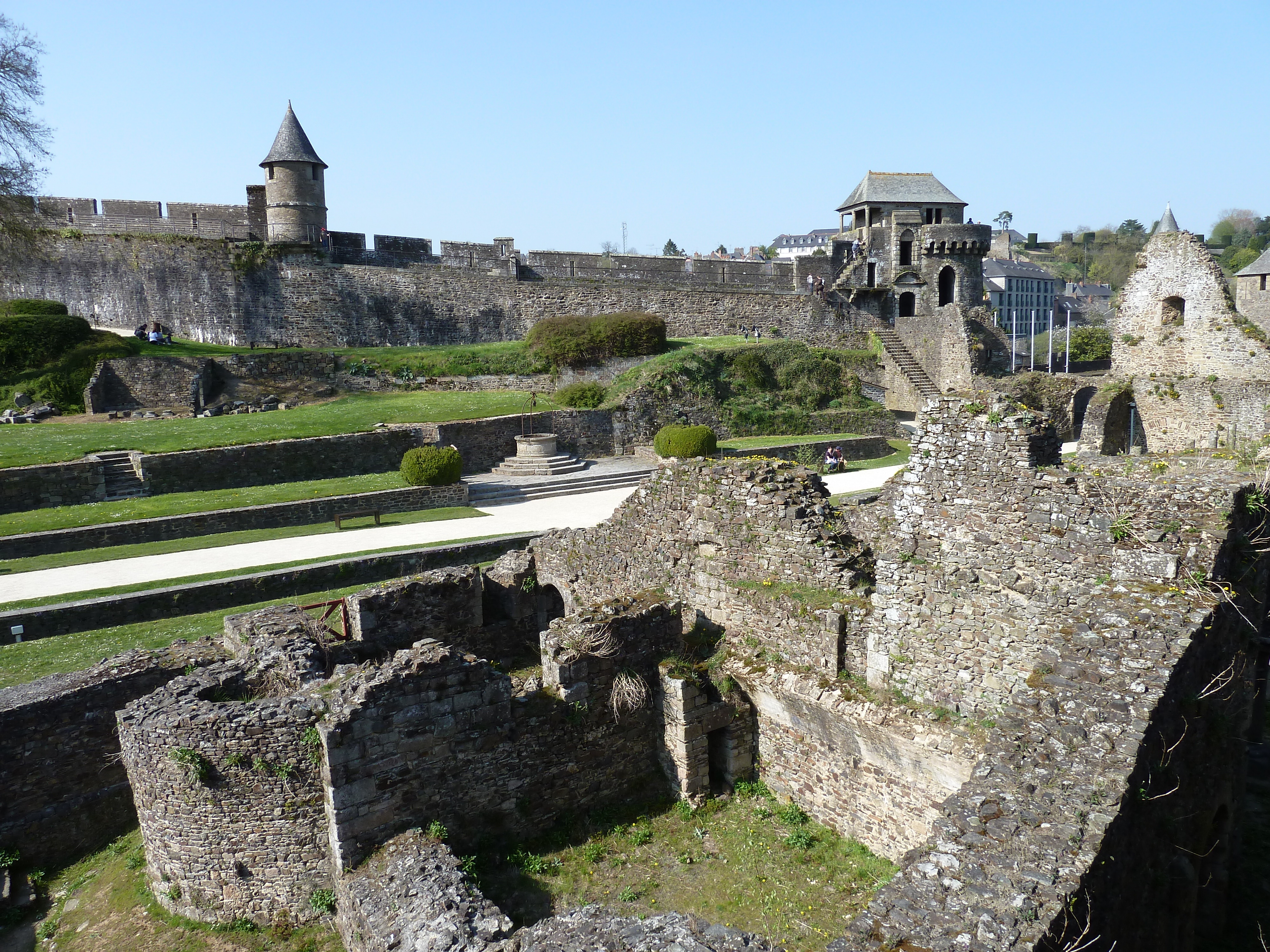 Picture France Fougeres 2010-04 104 - Center Fougeres