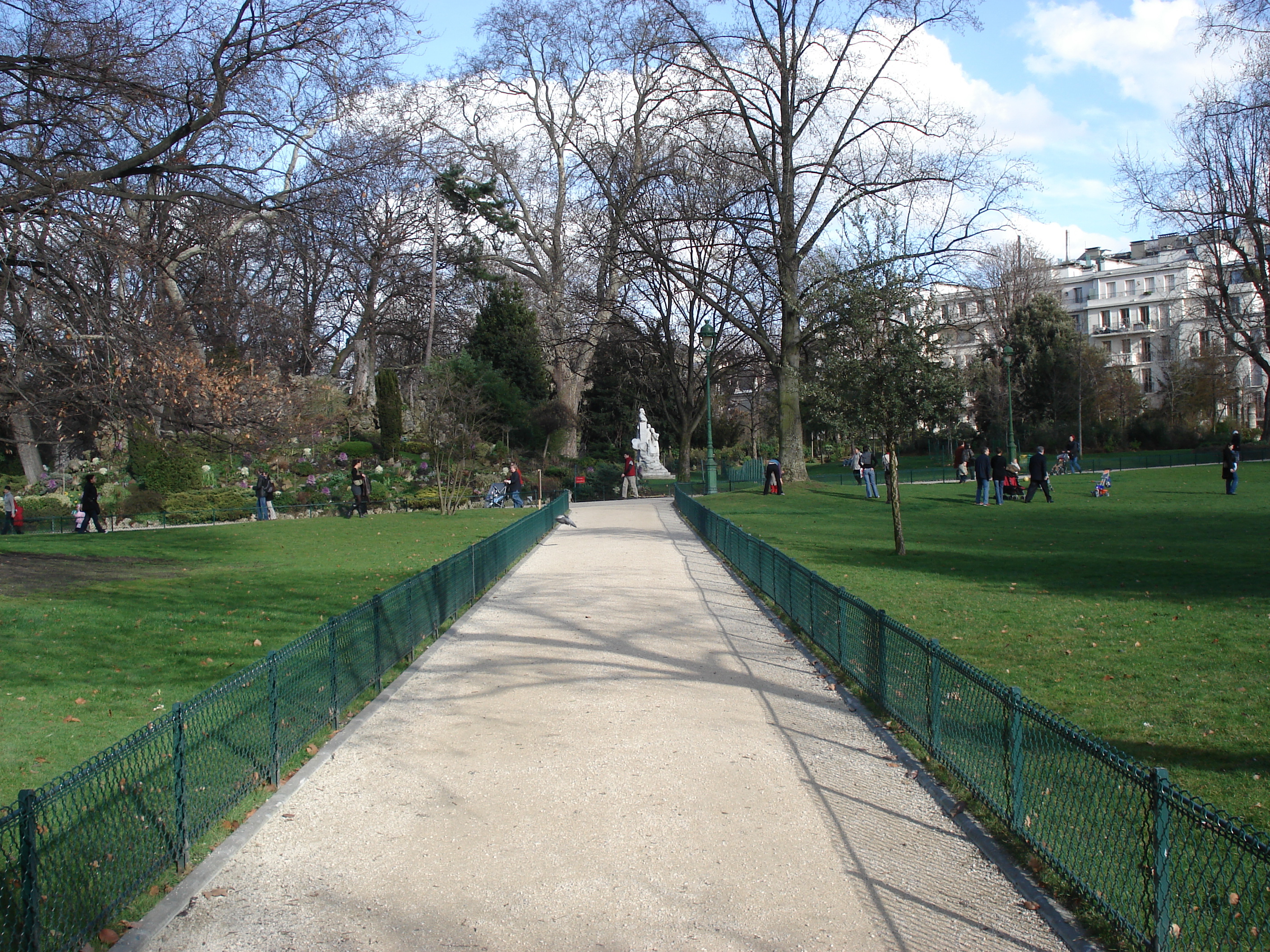 Picture France Paris 8th Arrondissement Monceau Garden 2006-03 8 - Center Monceau Garden