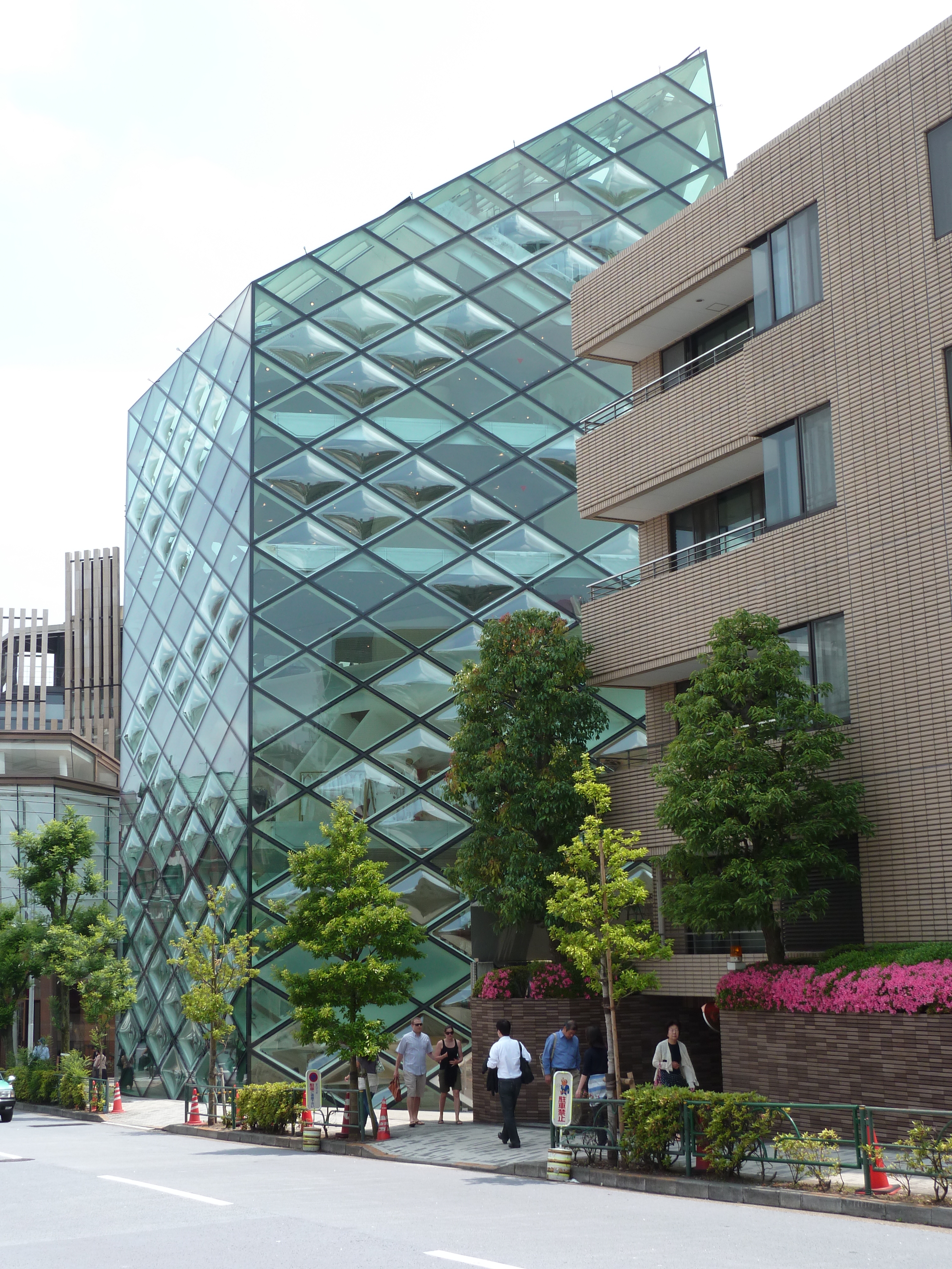 Picture Japan Tokyo Omotesando 2010-06 28 - Center Omotesando