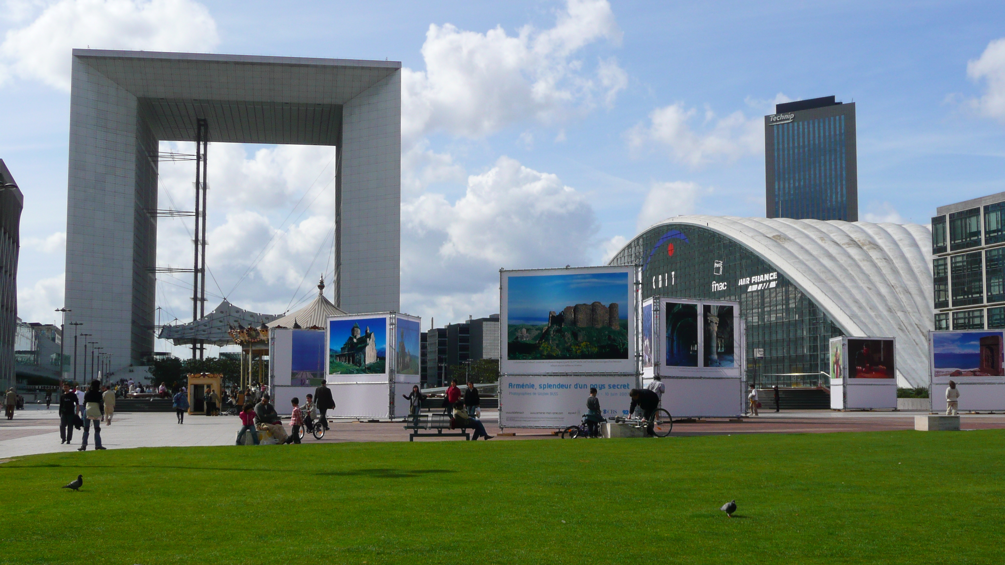 Picture France Paris La Defense 2007-05 72 - Tour La Defense