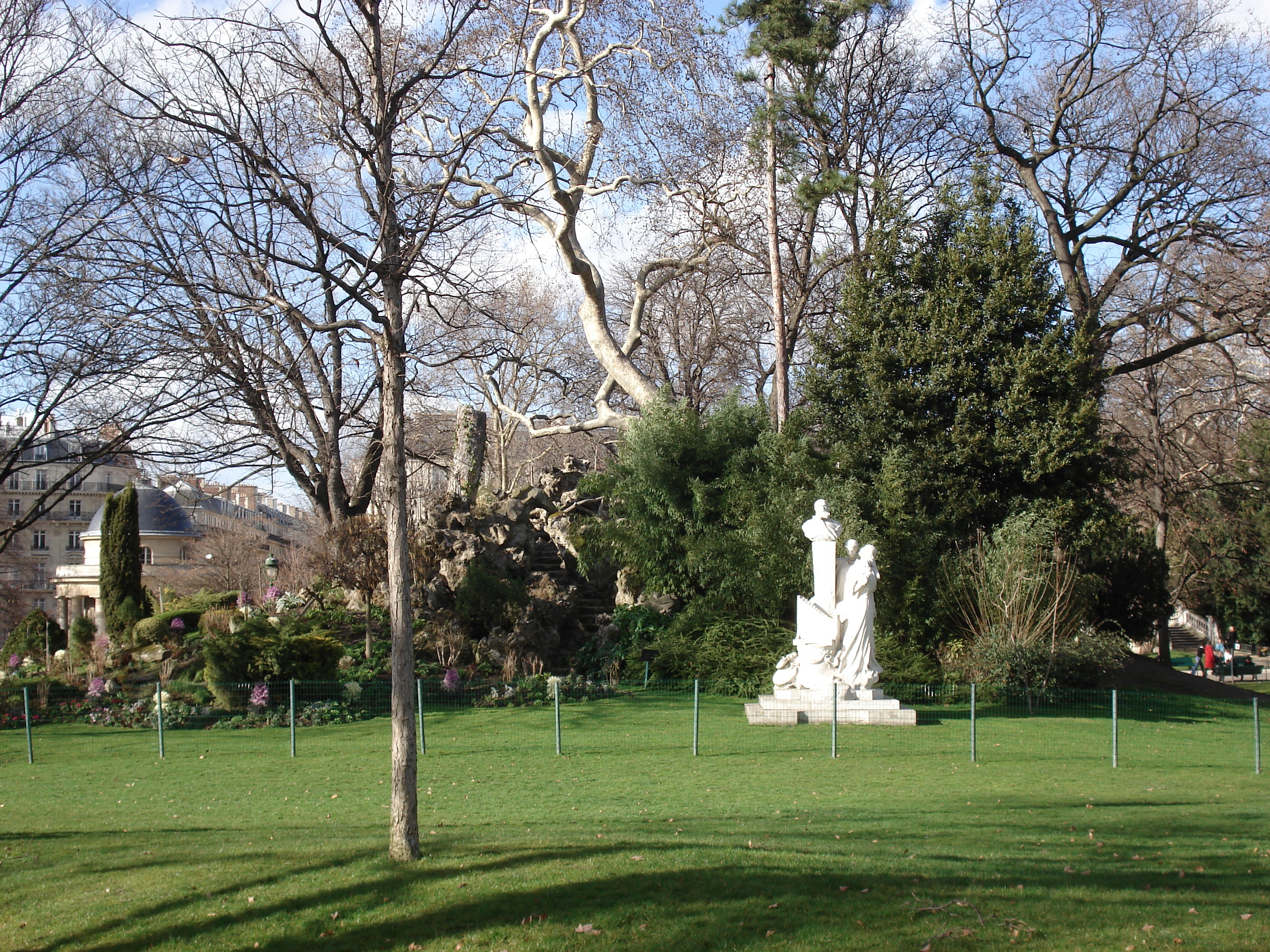 Picture France Paris 8th Arrondissement Monceau Garden 2006-03 43 - Center Monceau Garden