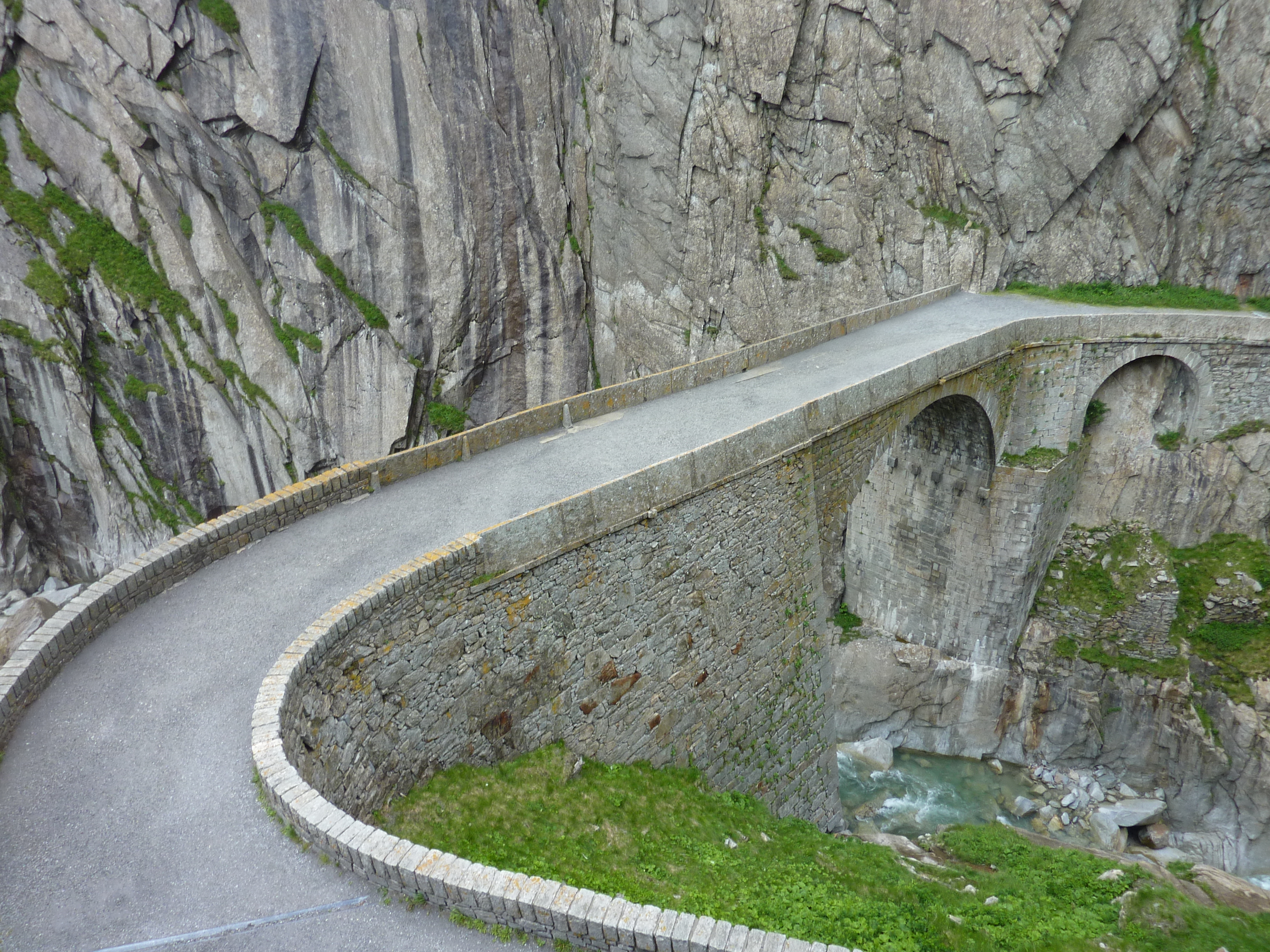 Picture Swiss Gotthard Pass 2009-06 10 - History Gotthard Pass