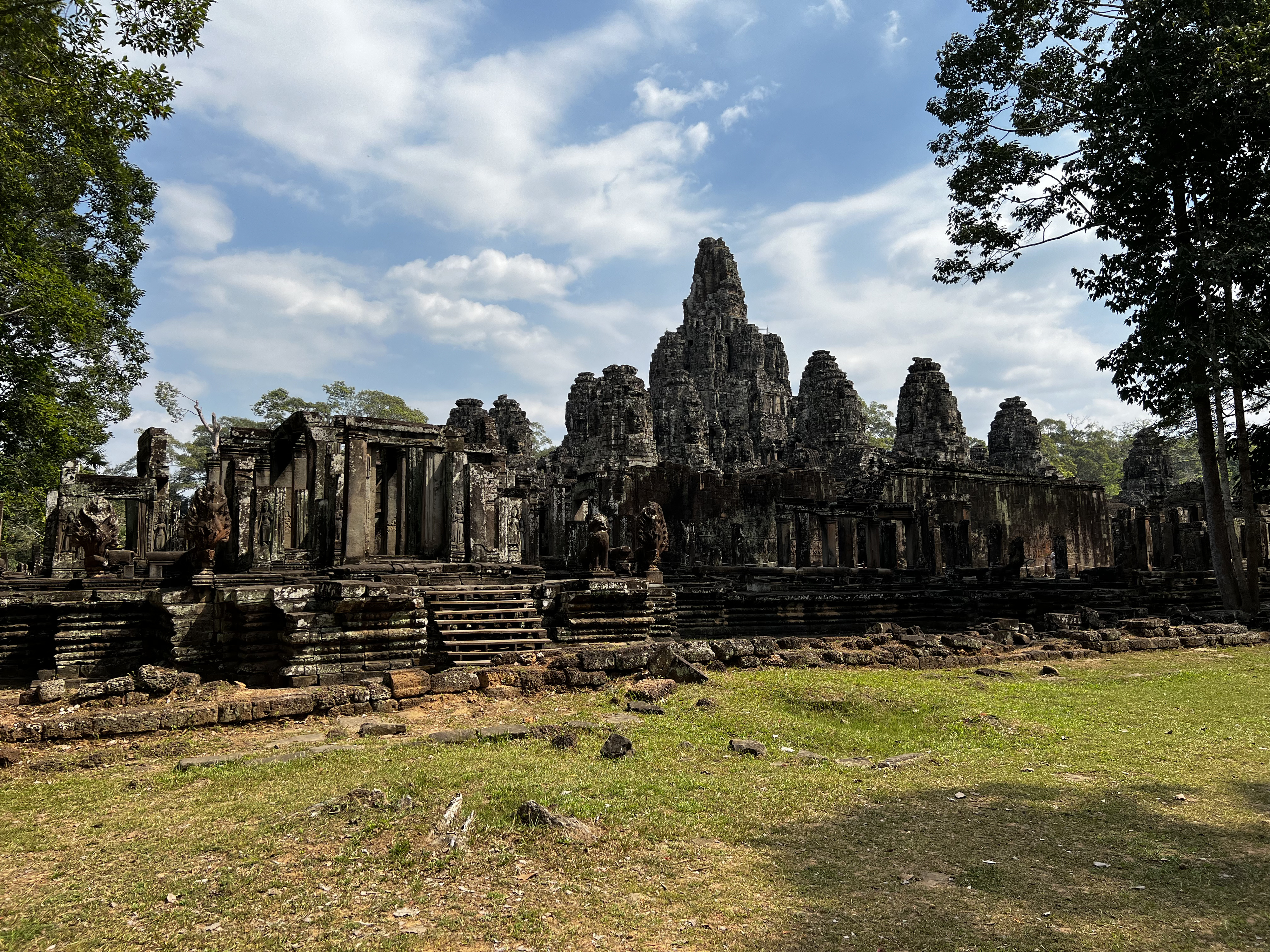 Picture Cambodia Siem Reap Bayon 2023-01 31 - Center Bayon