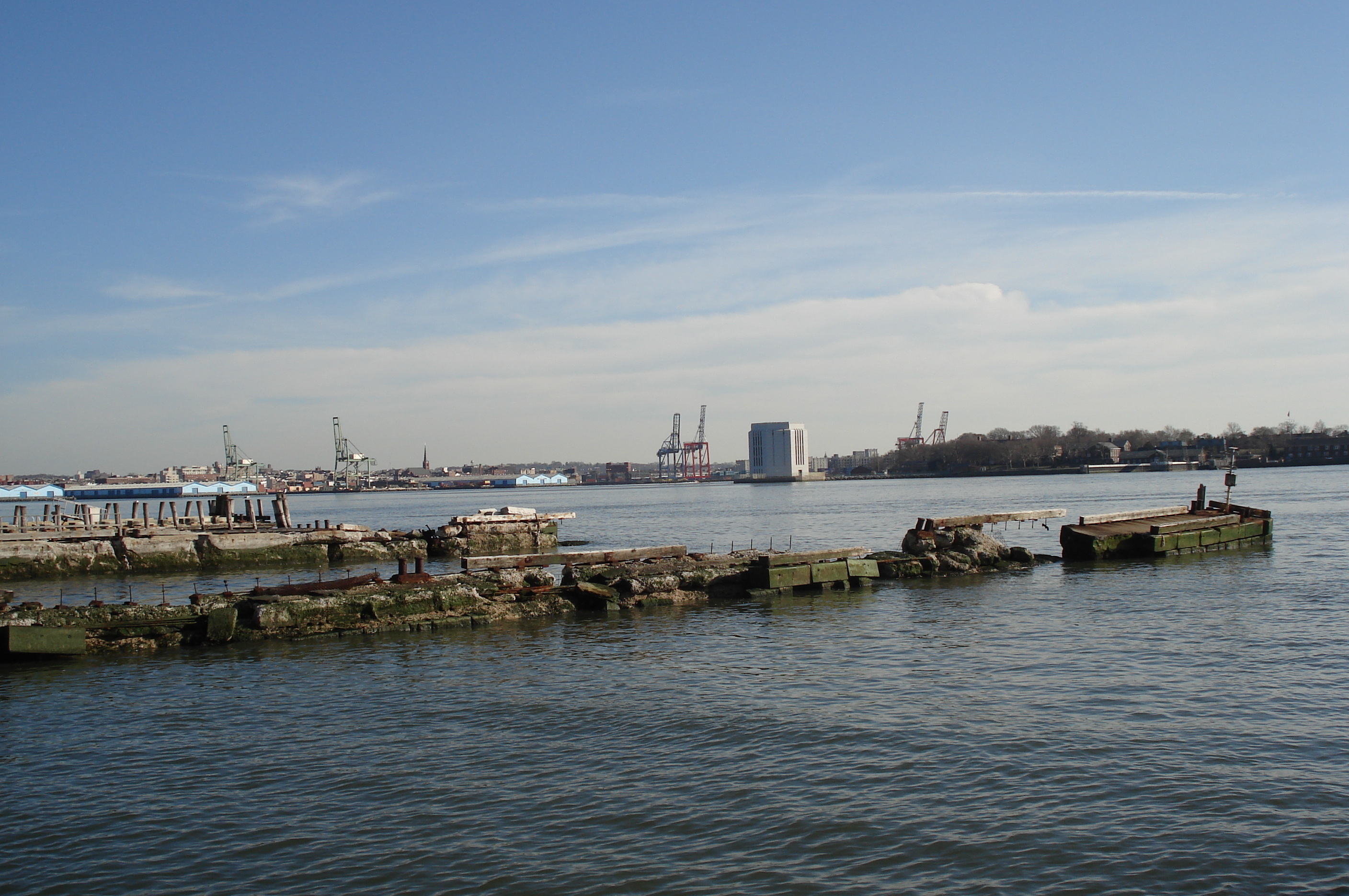 Picture United States New York Battery Park 2006-03 34 - Around Battery Park