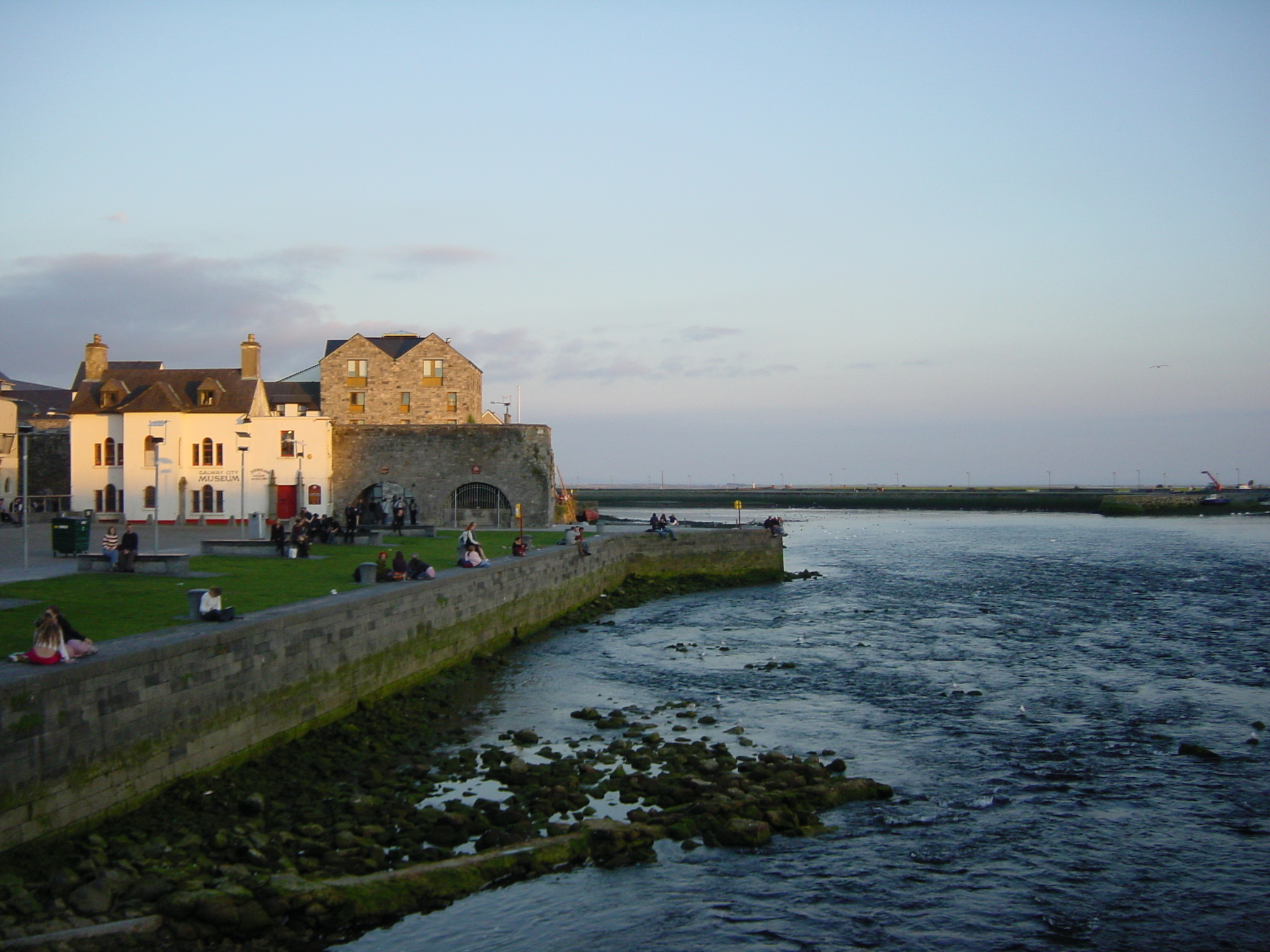 Picture Ireland Galway 2003-09 20 - Discovery Galway