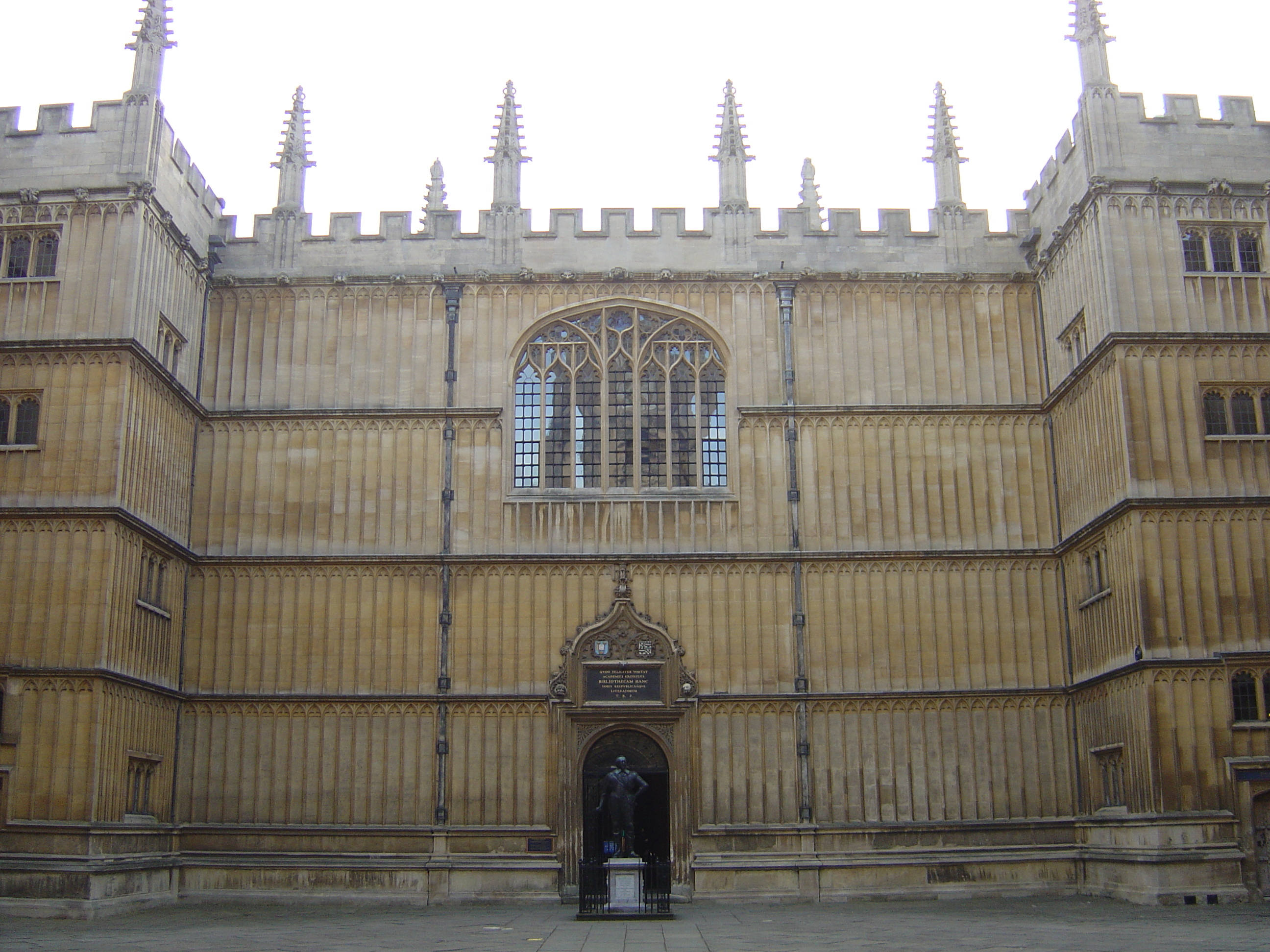 Picture United Kingdom Oxford 2005-05 43 - Discovery Oxford