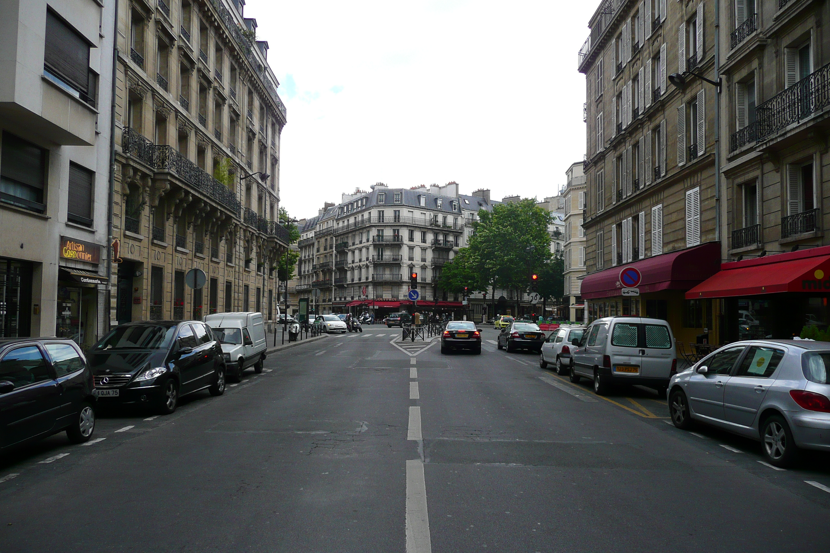 Picture France Paris Rue Ampere 2007-06 18 - Center Rue Ampere