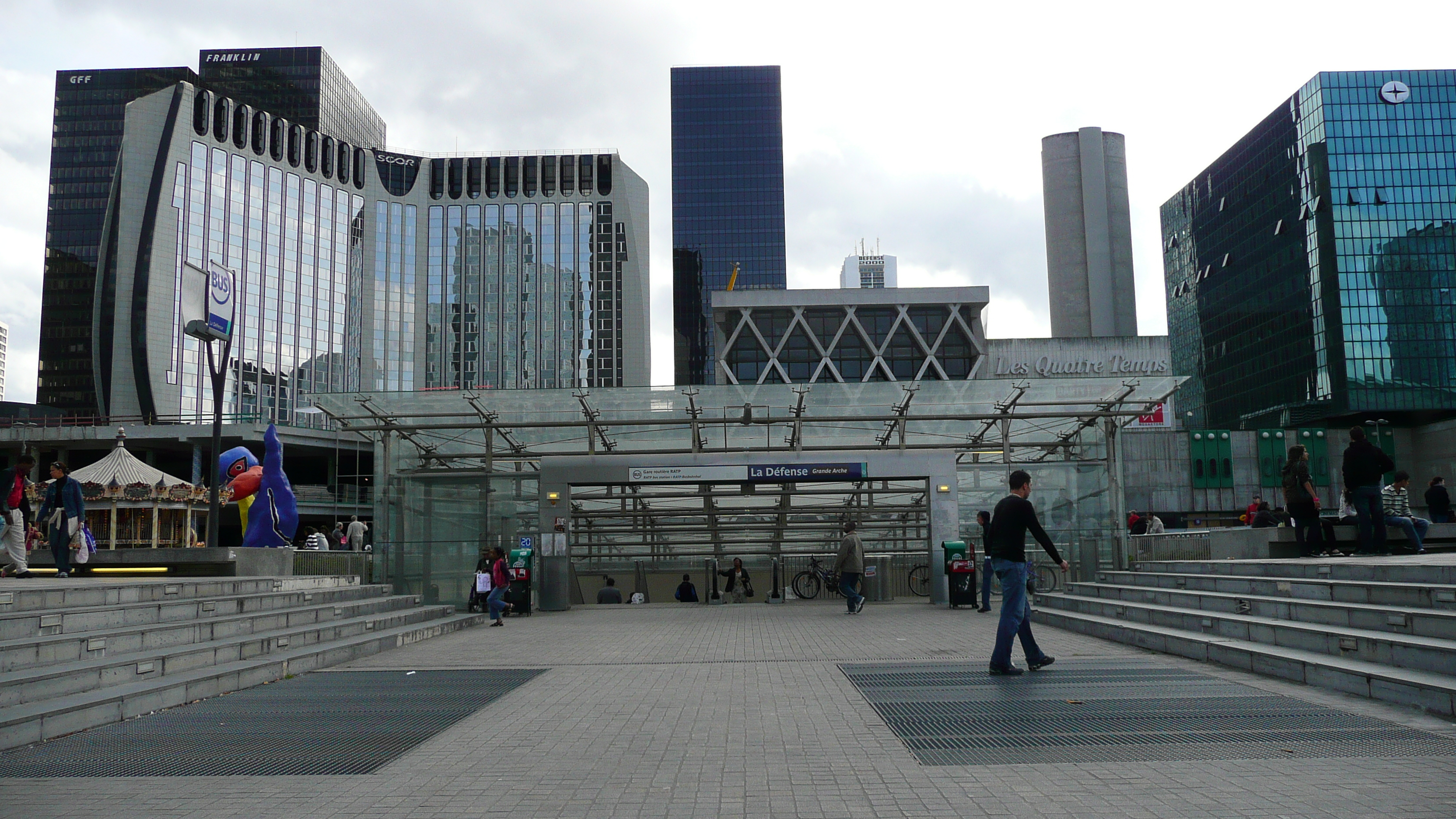 Picture France Paris La Defense 2007-05 3 - Center La Defense