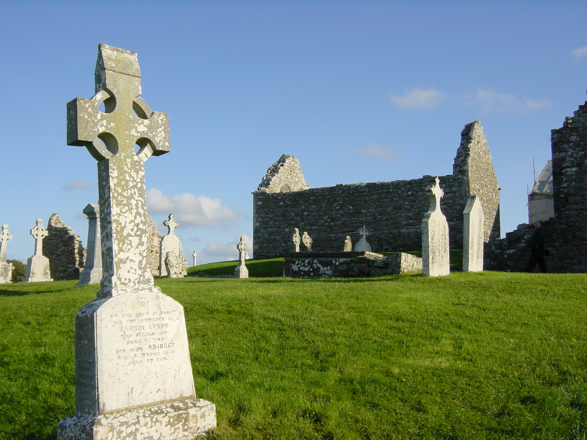 Picture Ireland Clonmacnoise 2003-09 13 - Center Clonmacnoise