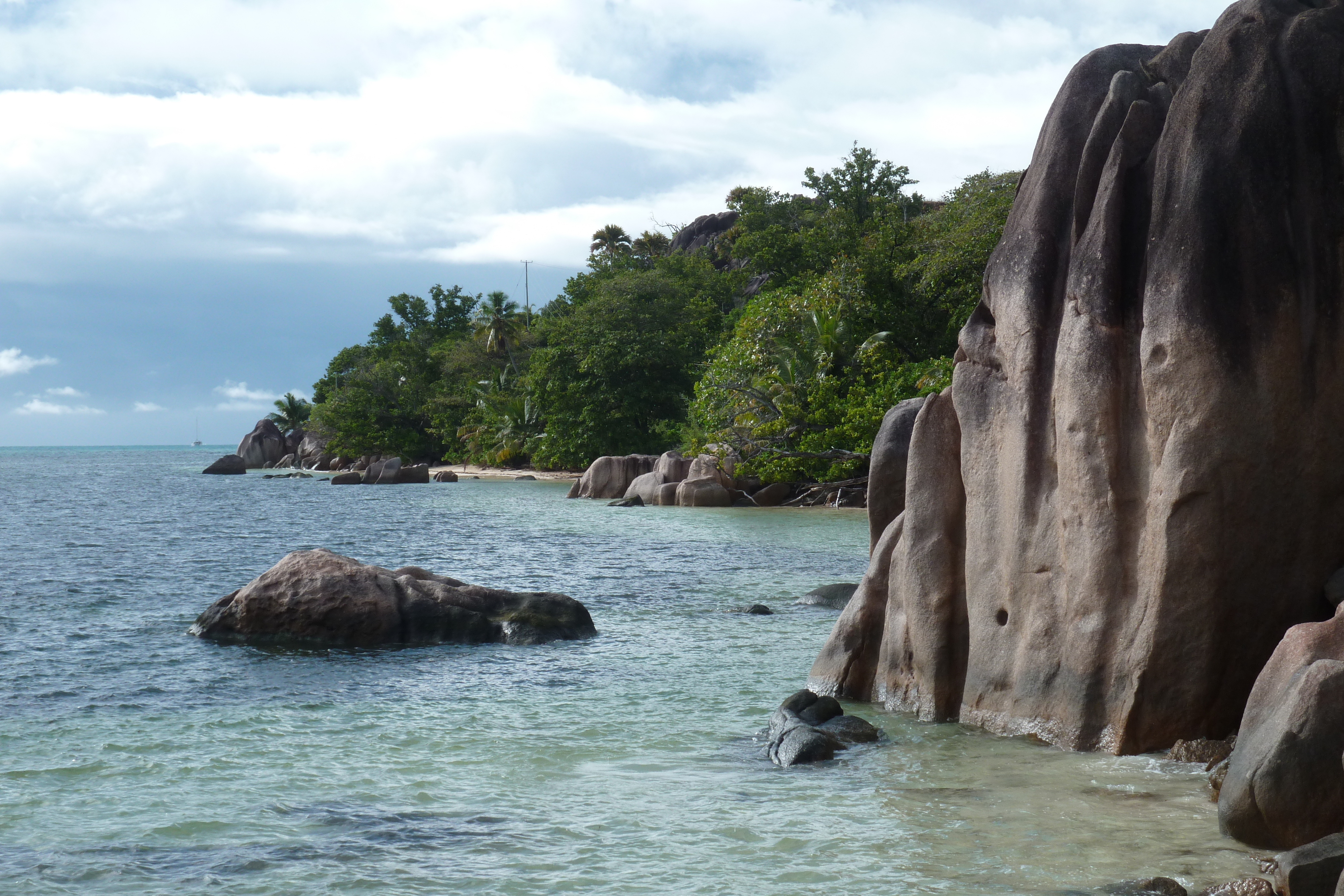 Picture Seychelles Praslin 2011-10 15 - Center Praslin