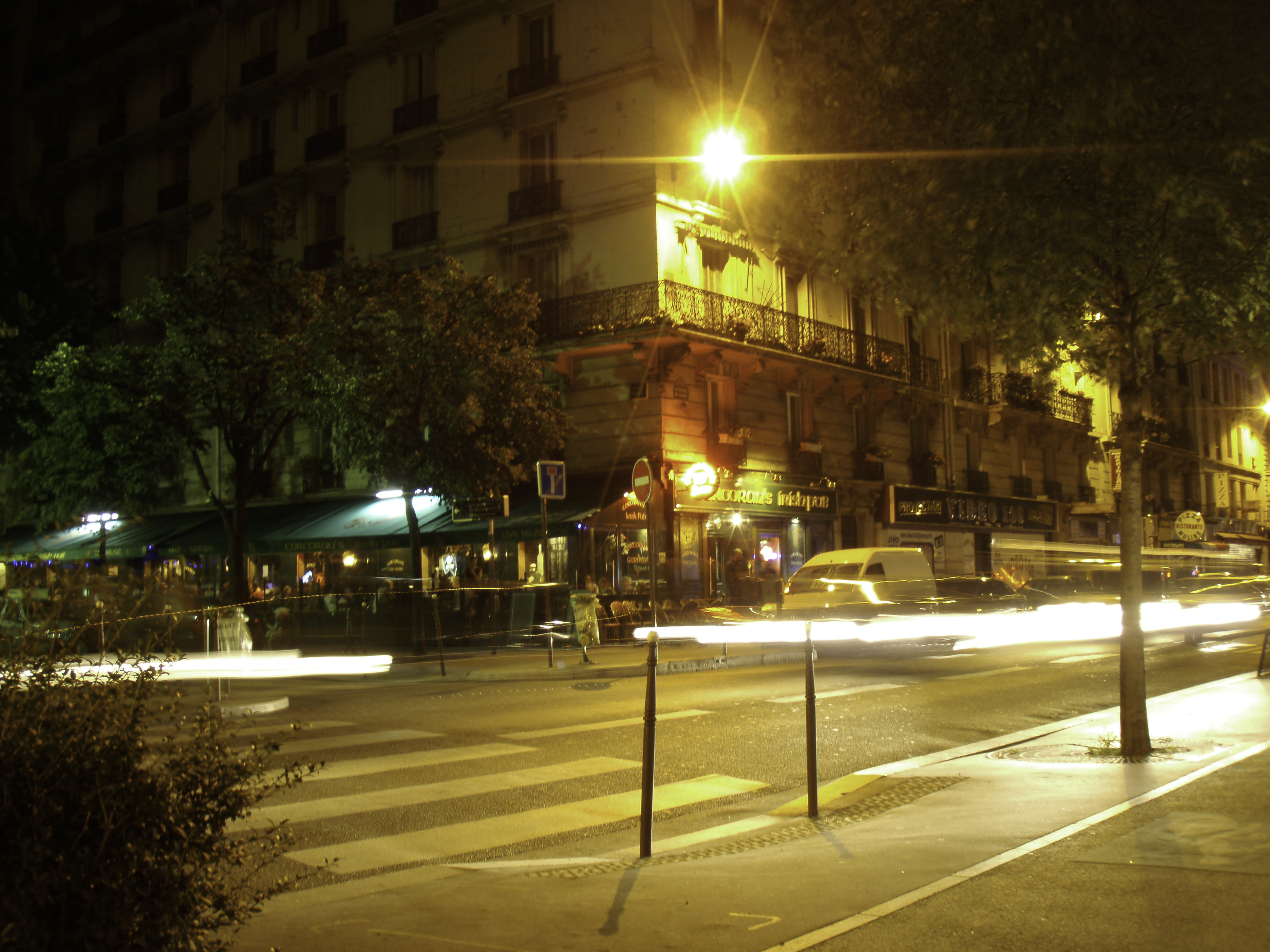 Picture France Paris Pigalle by night 2007-07 14 - Recreation Pigalle by night