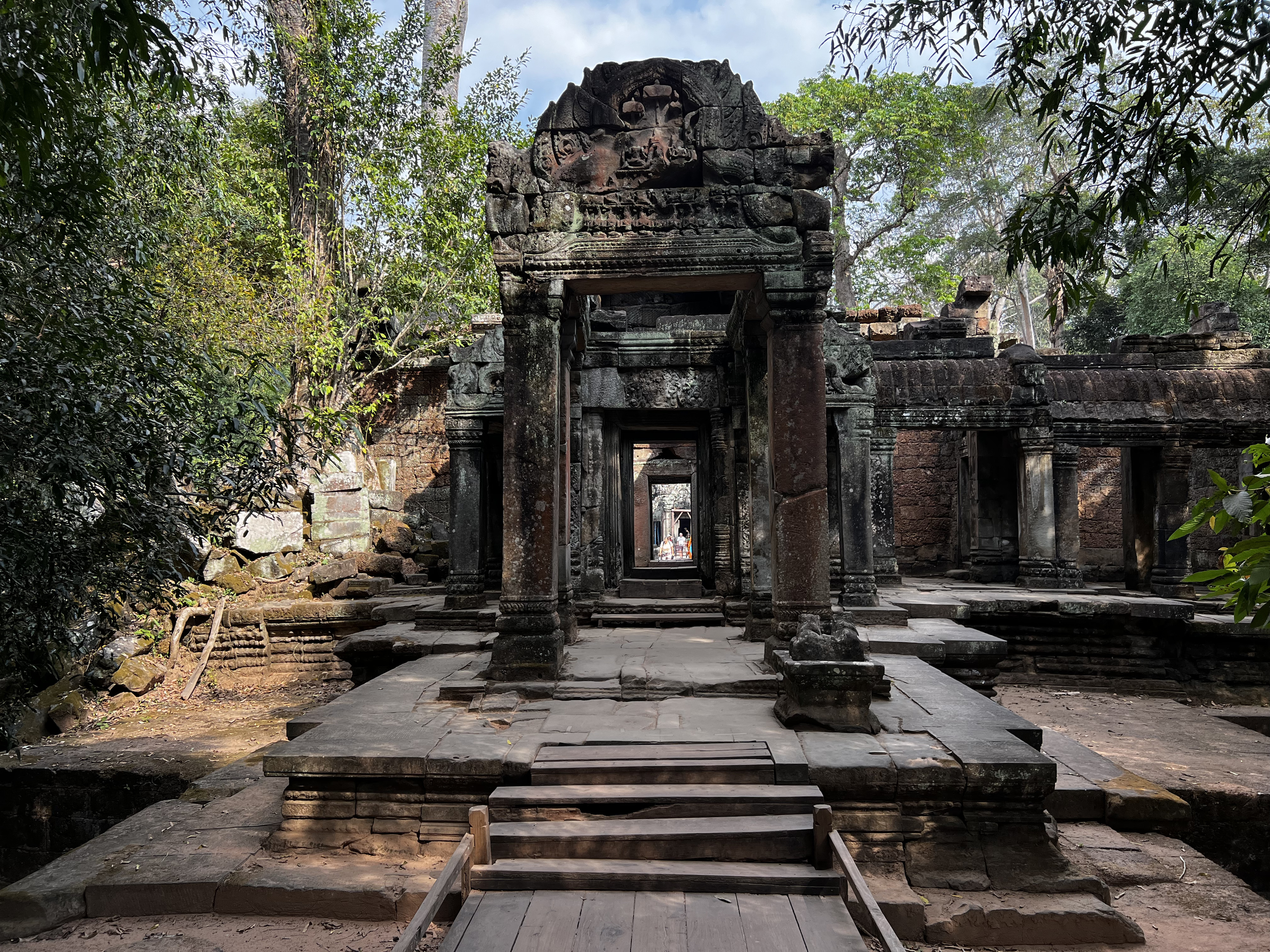 Picture Cambodia Siem Reap Ta Prohm 2023-01 24 - Recreation Ta Prohm