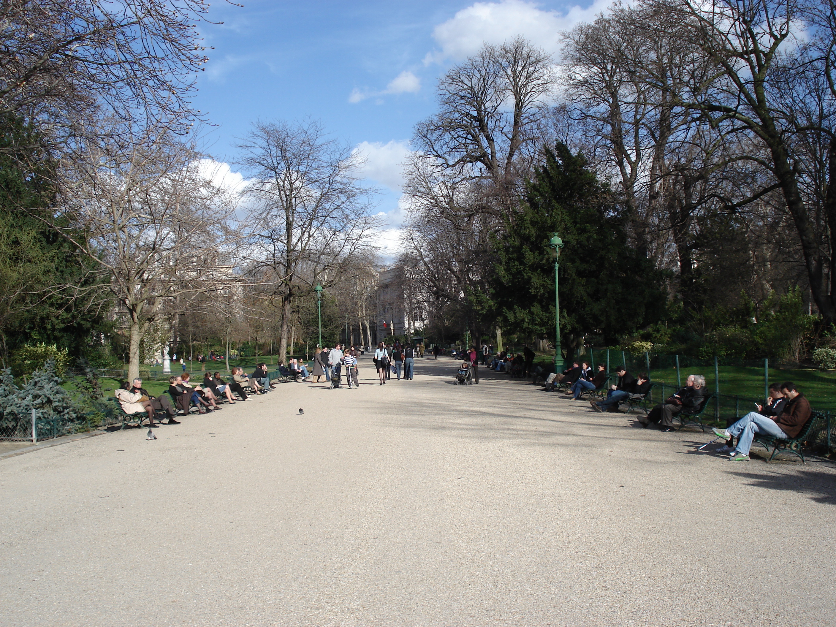 Picture France Paris 8th Arrondissement Monceau Garden 2006-03 23 - Tours Monceau Garden