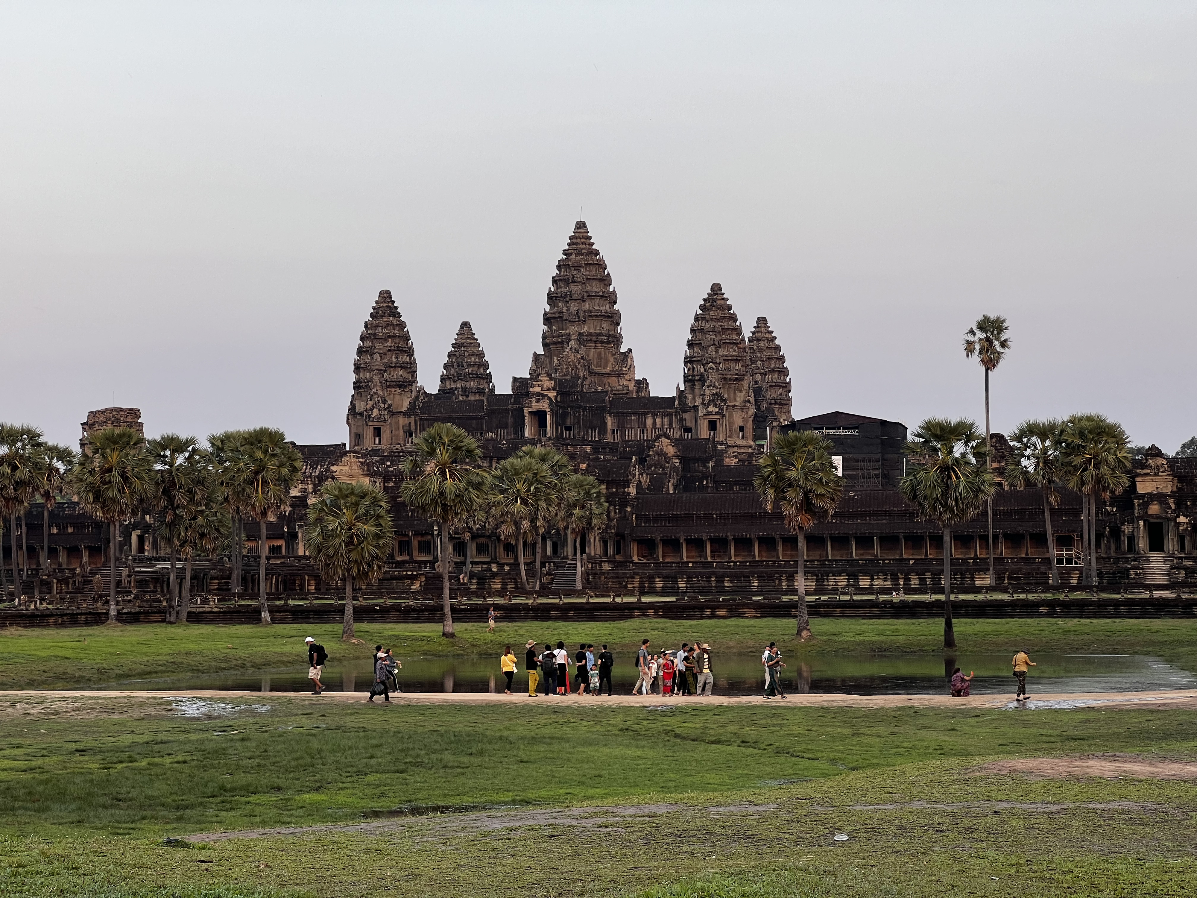 Picture Cambodia Siem Reap Angkor Wat 2023-01 100 - Center Angkor Wat