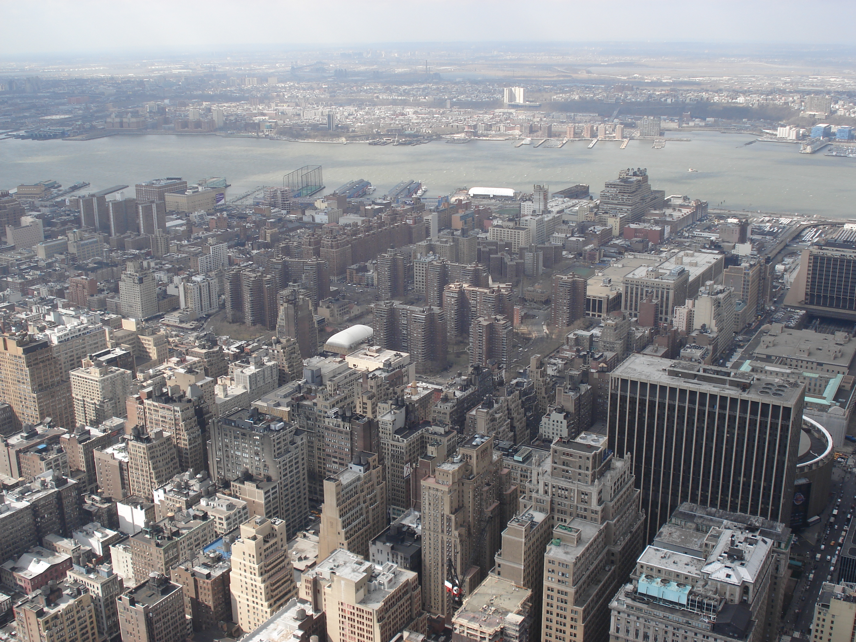 Picture United States New York Empire state building 2006-03 8 - Center Empire state building