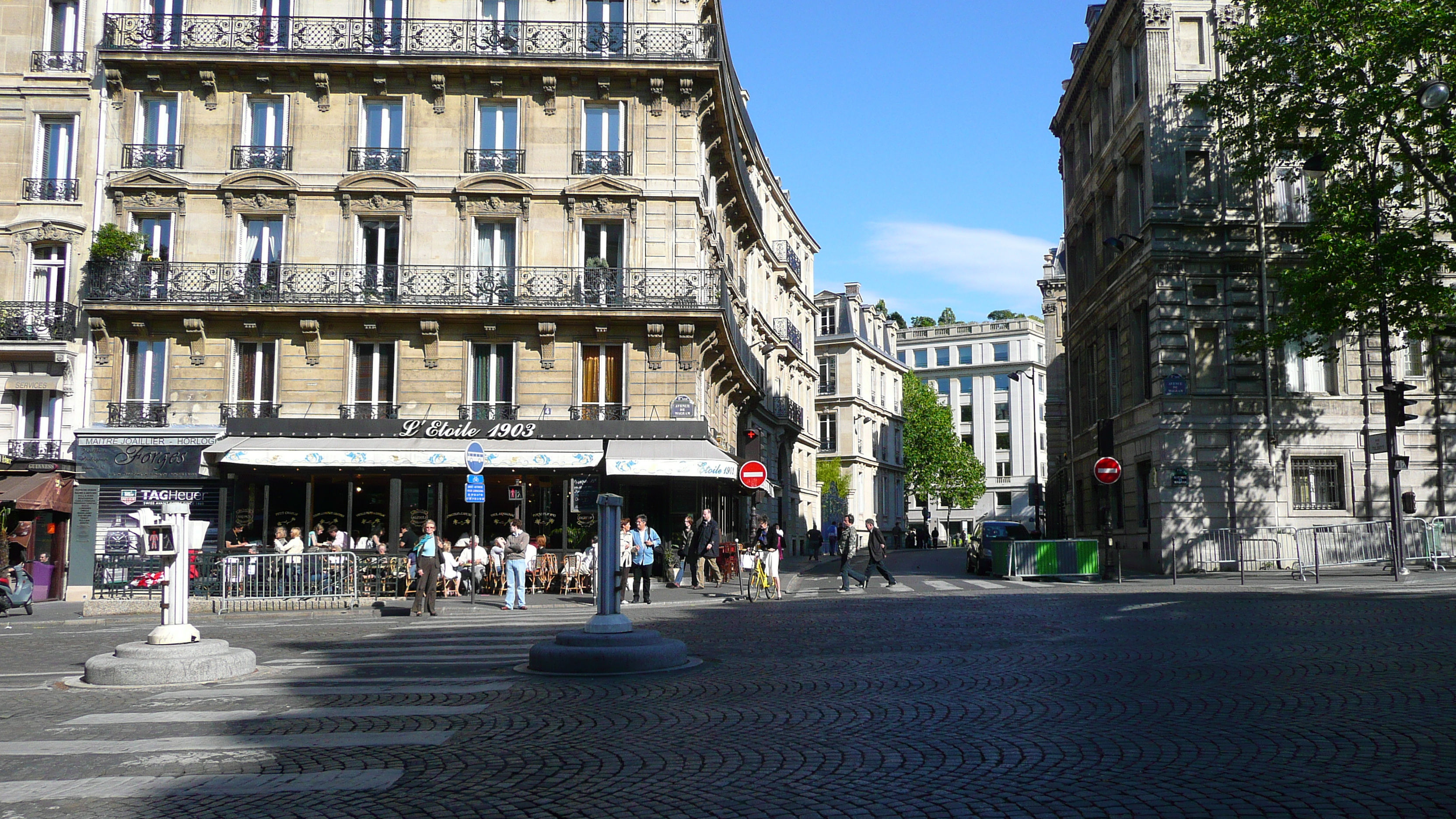 Picture France Paris 17th Arrondissement Avenue de Wagram 2007-05 71 - Recreation Avenue de Wagram