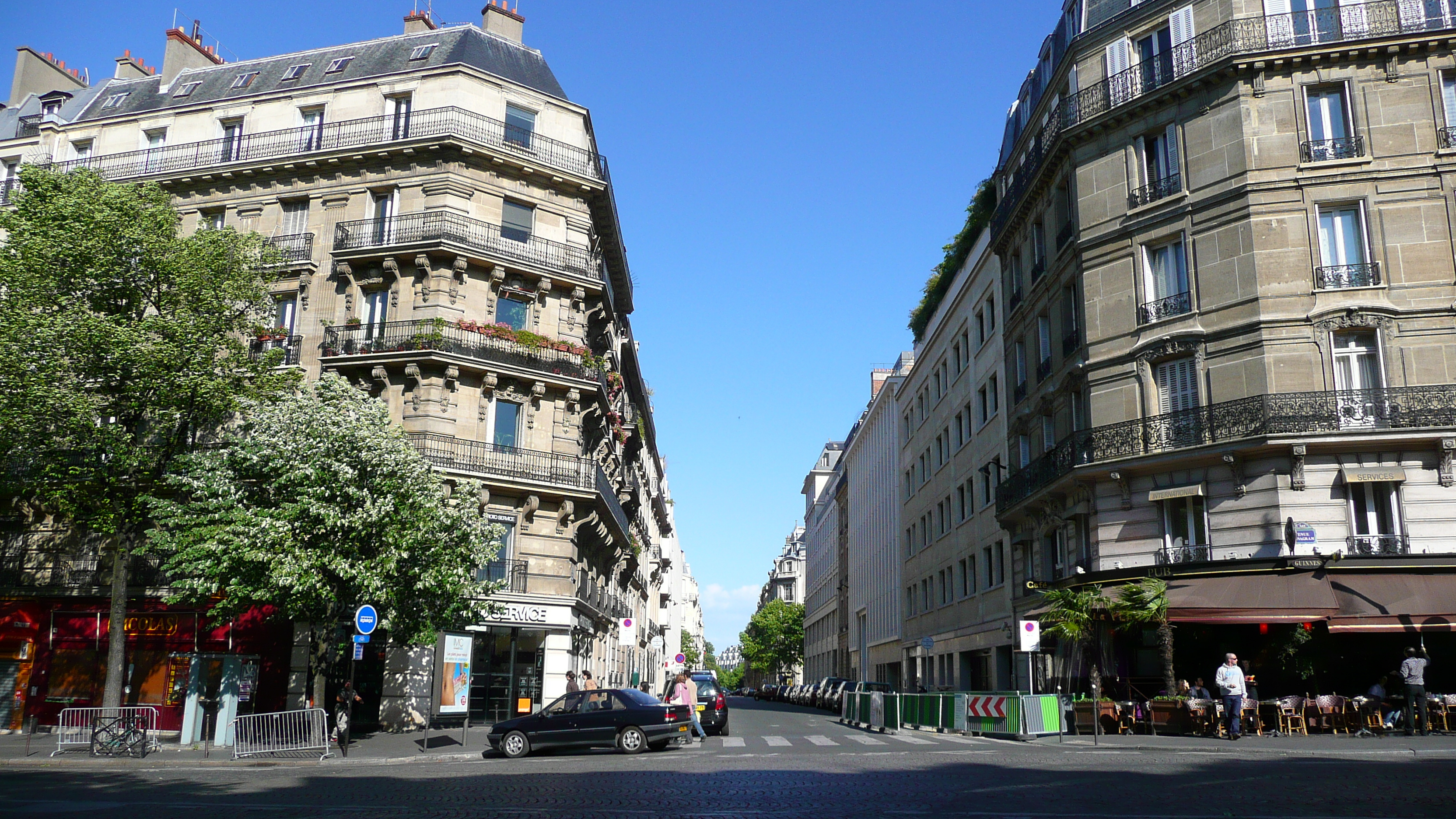 Picture France Paris 17th Arrondissement Avenue de Wagram 2007-05 0 - Tours Avenue de Wagram