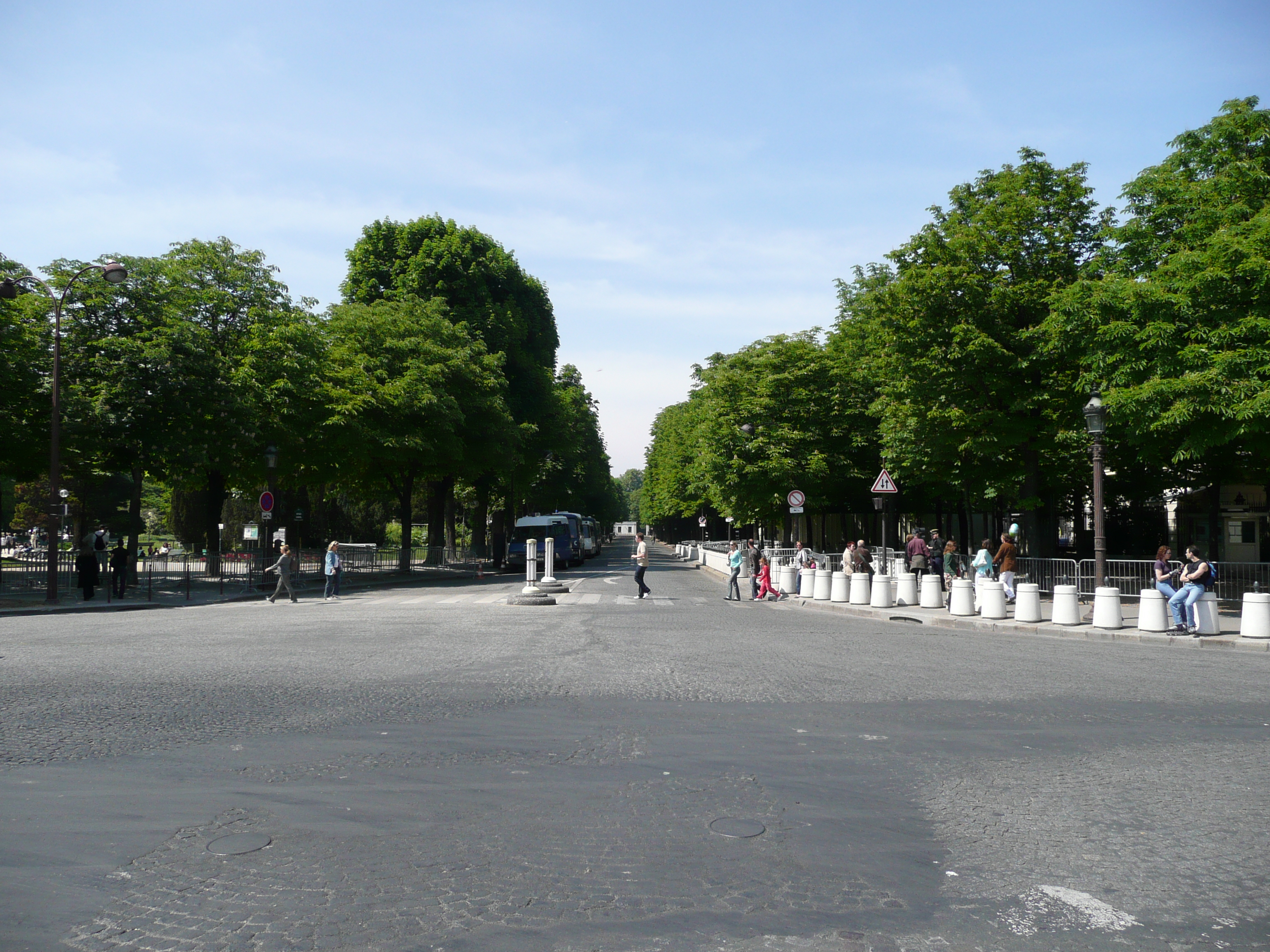 Picture France Paris La Concorde 2007-05 128 - Center La Concorde