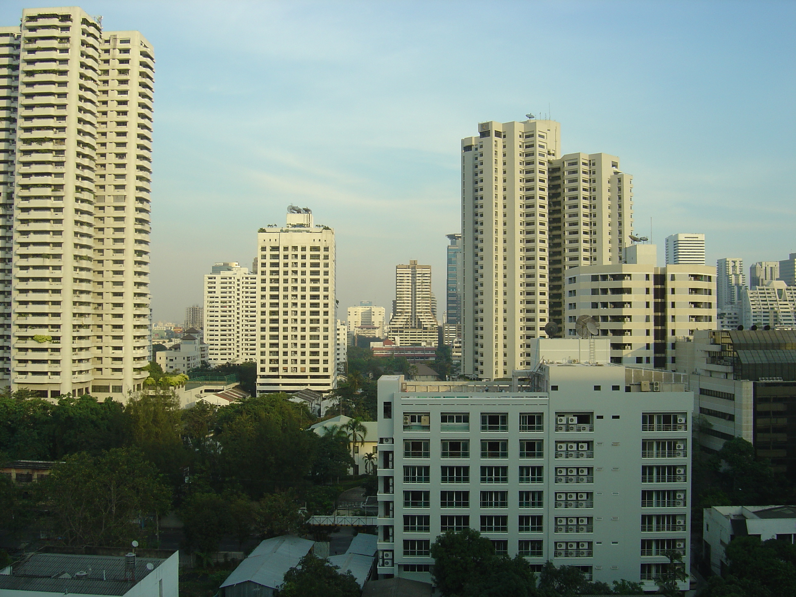 Picture Thailand Bangkok Bumrungrad Hospital 2004-12 16 - Journey Bumrungrad Hospital