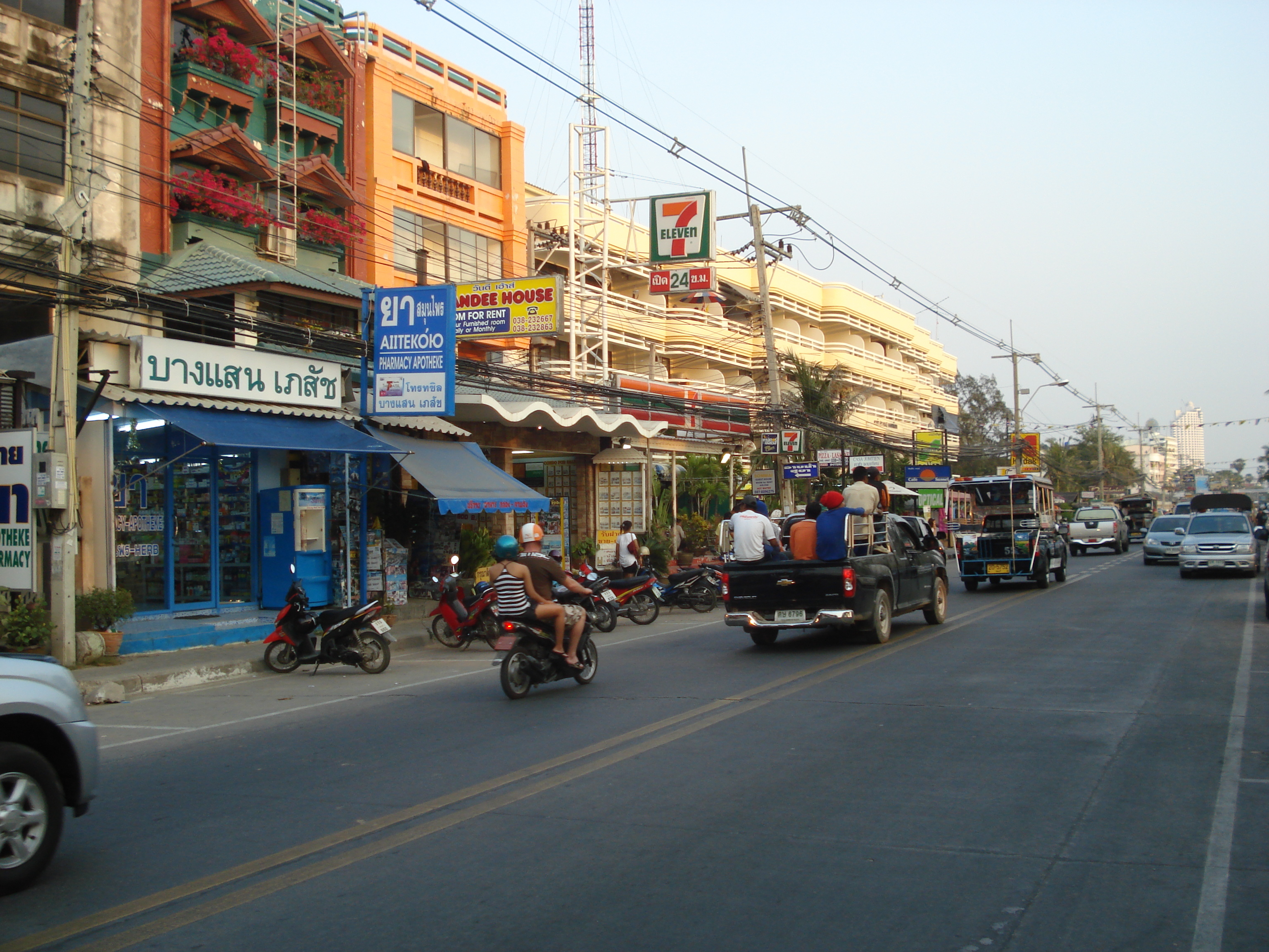 Picture Thailand Jomtien Jomtien Sainueng 2008-01 48 - Center Jomtien Sainueng