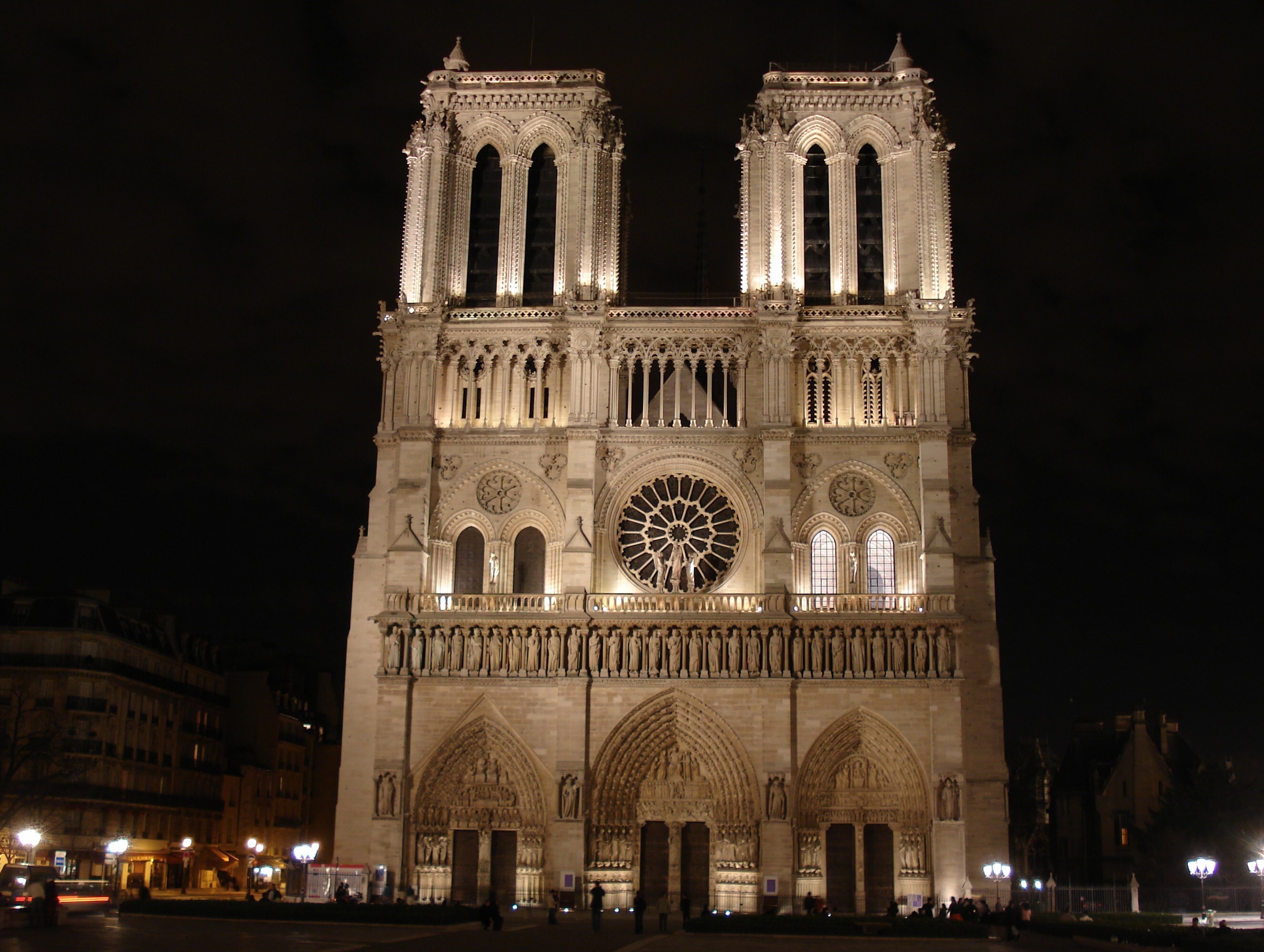 Picture France Paris Notre Dame 2006-03 3 - Tours Notre Dame