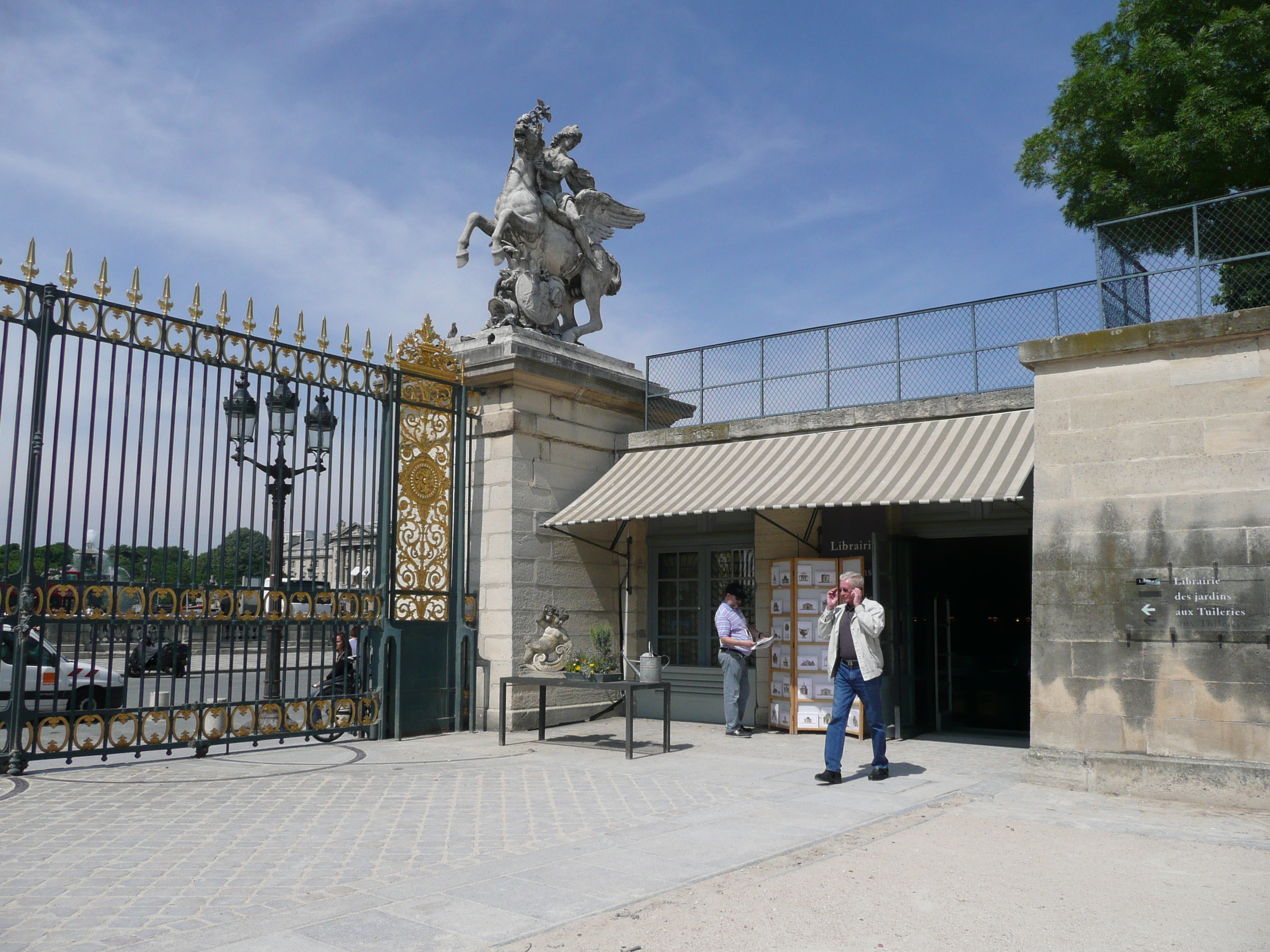 Picture France Paris Garden of Tuileries 2007-05 27 - Around Garden of Tuileries