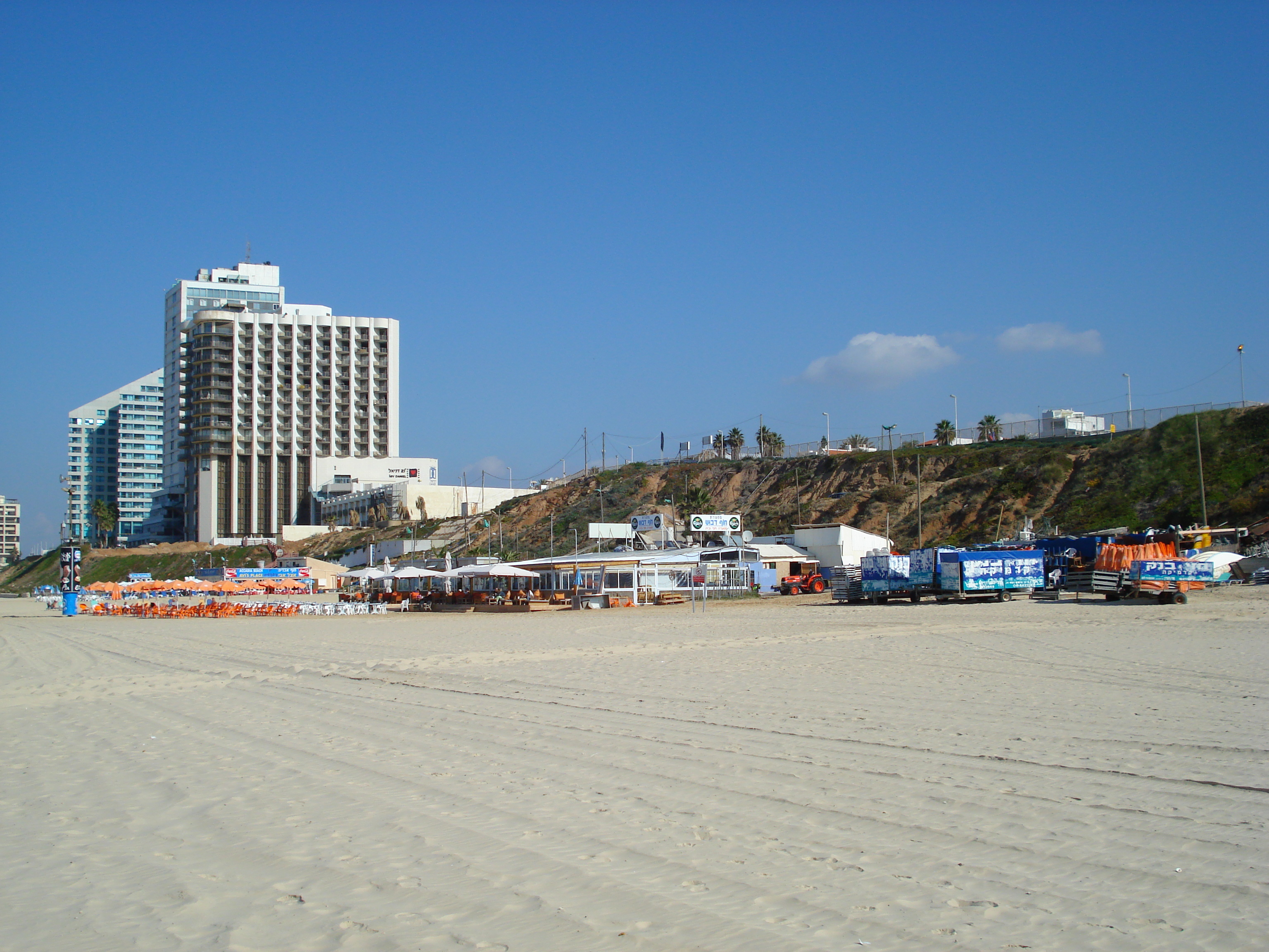 Picture Israel Herzliya 2006-12 43 - Around Herzliya