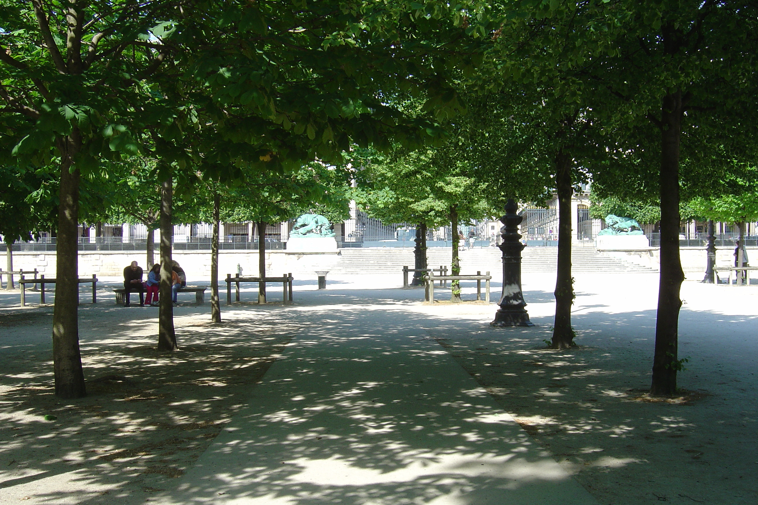 Picture France Paris Garden of Tuileries 2007-05 43 - Journey Garden of Tuileries