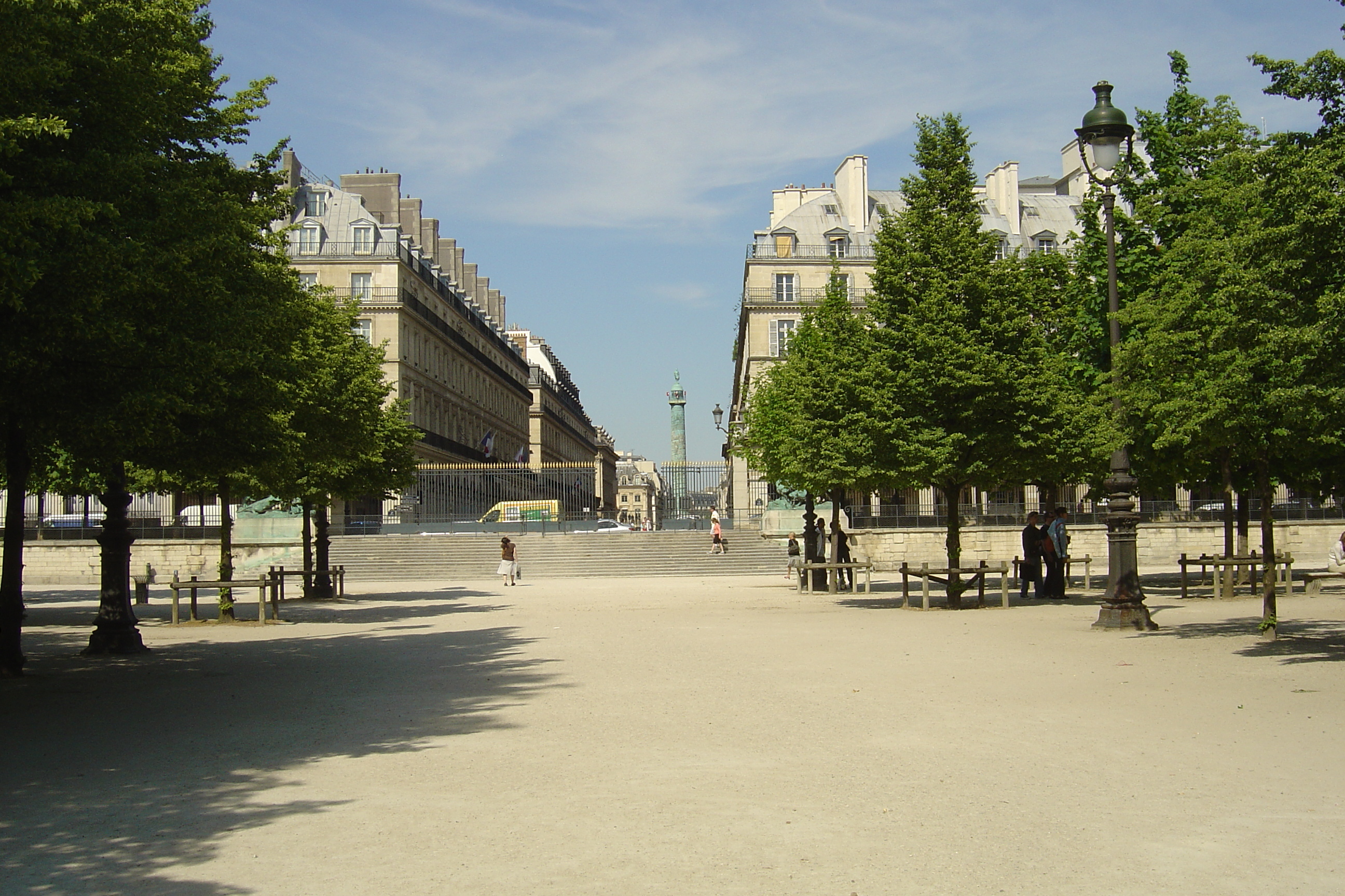 Picture France Paris Garden of Tuileries 2007-05 46 - Center Garden of Tuileries