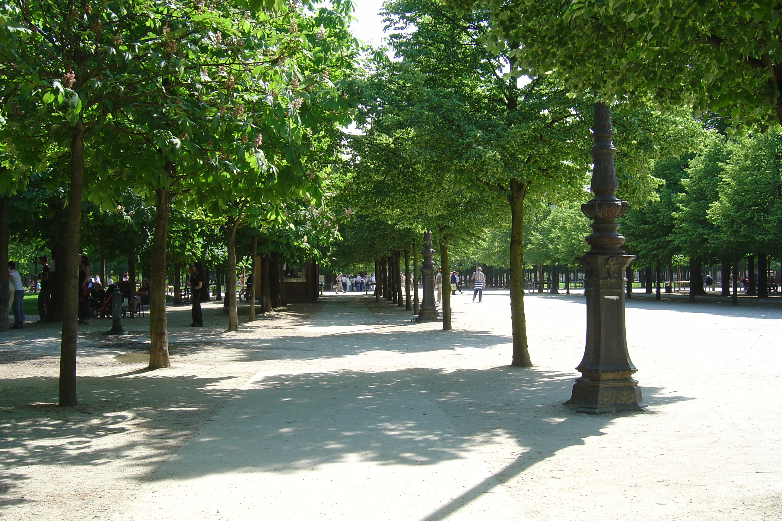 Picture France Paris Garden of Tuileries 2007-05 5 - Tours Garden of Tuileries