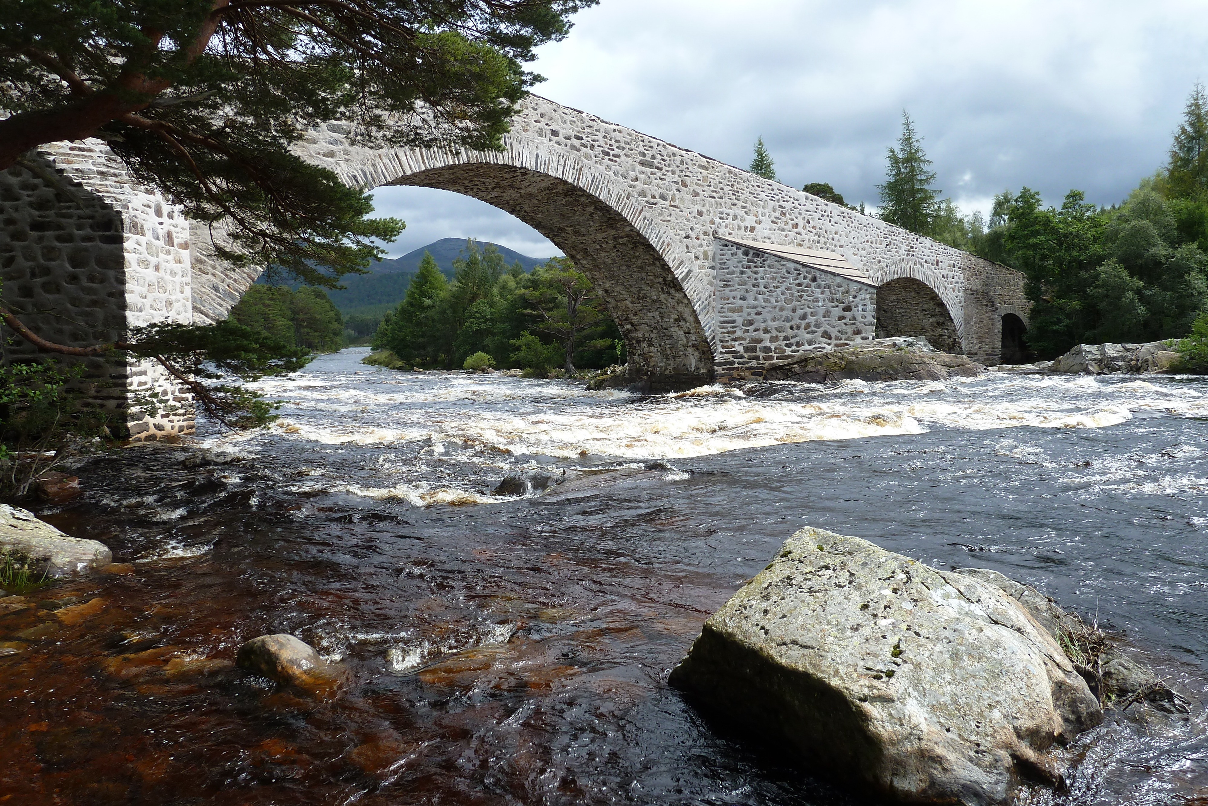 Picture United Kingdom Scotland Cairngorms National Park Invercauld Bridge 2011-07 4 - Recreation Invercauld Bridge