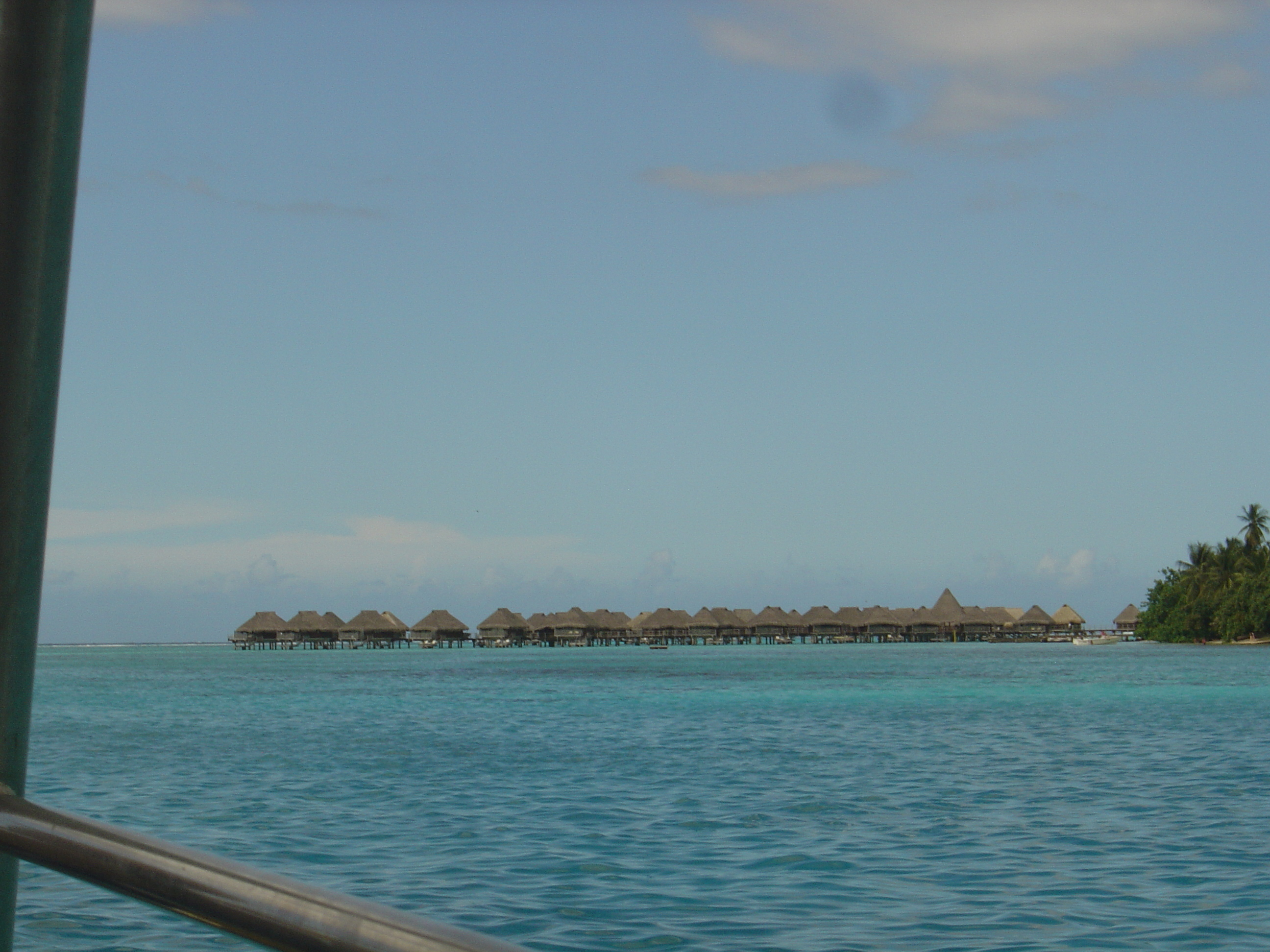 Picture Polynesia Moorea 2006-04 83 - Center Moorea