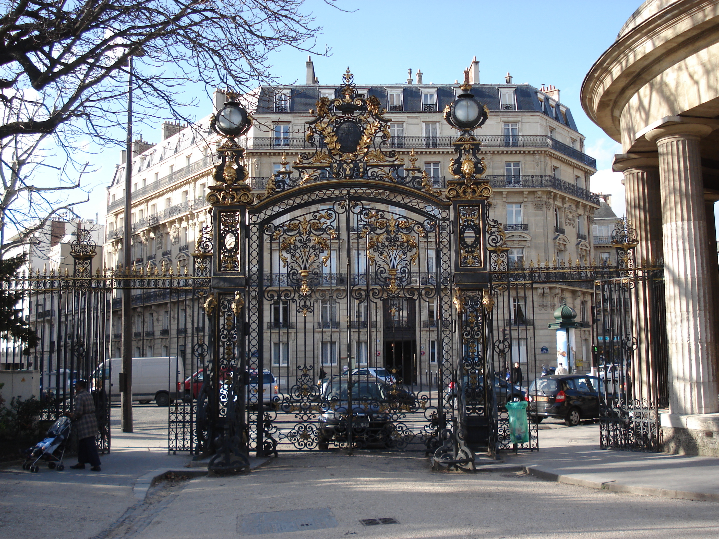 Picture France Paris Monceau Garden 2006-03 26 - Discovery Monceau Garden