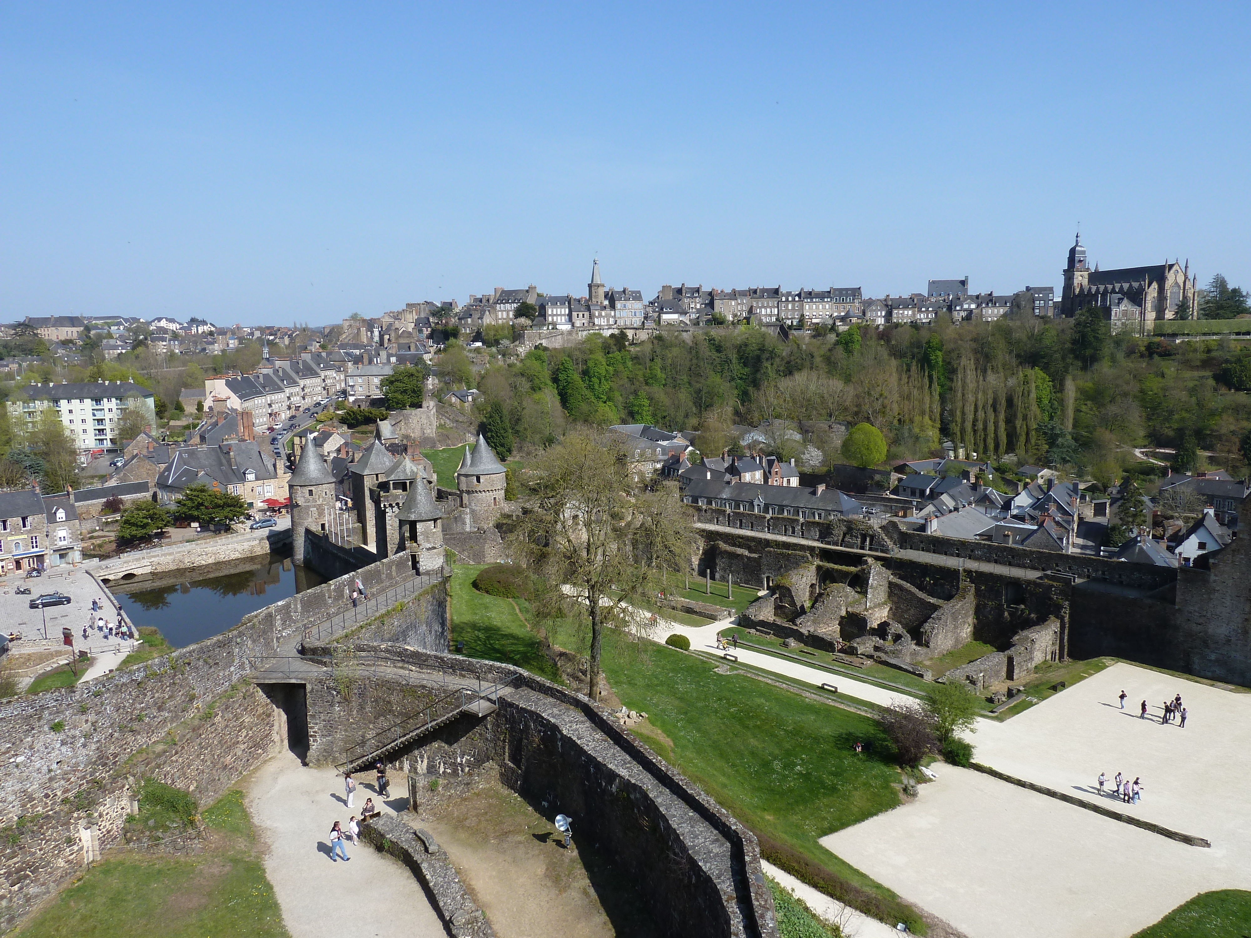 Picture France Fougeres 2010-04 26 - Center Fougeres