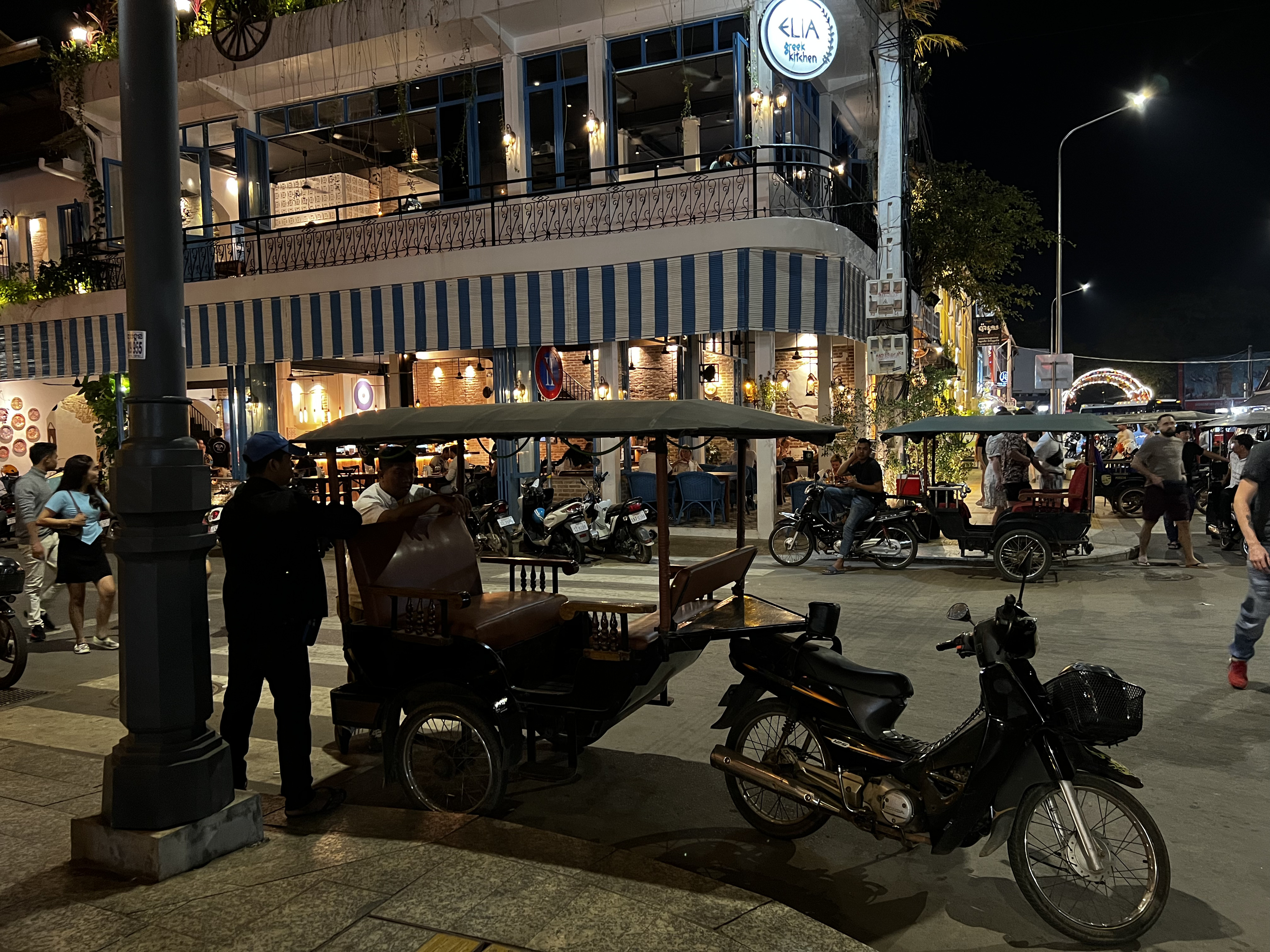 Picture Cambodia Siem Reap Pub Street 2023-01 70 - Around Pub Street