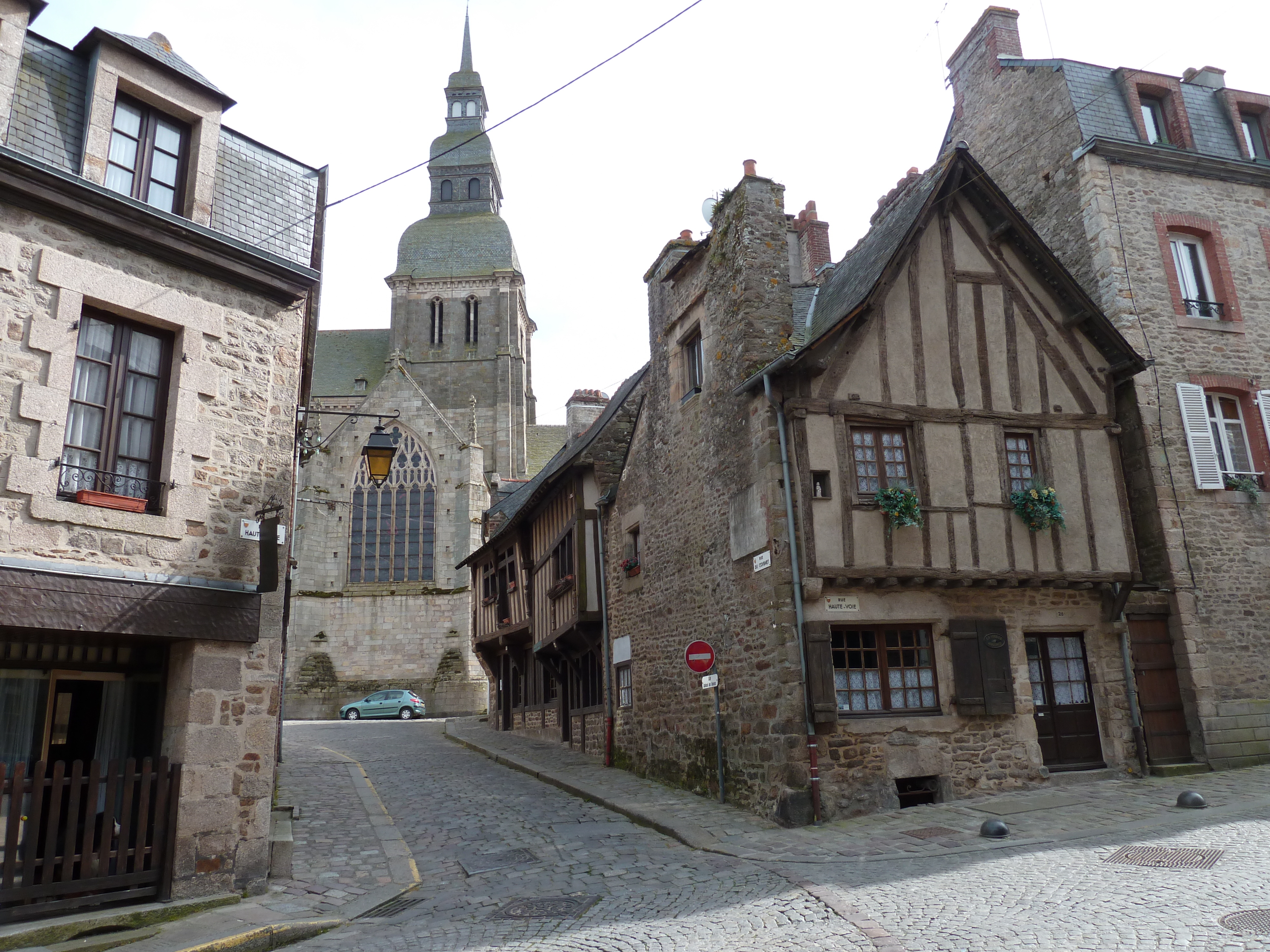 Picture France Dinan Dinan city walls 2010-04 29 - Center Dinan city walls