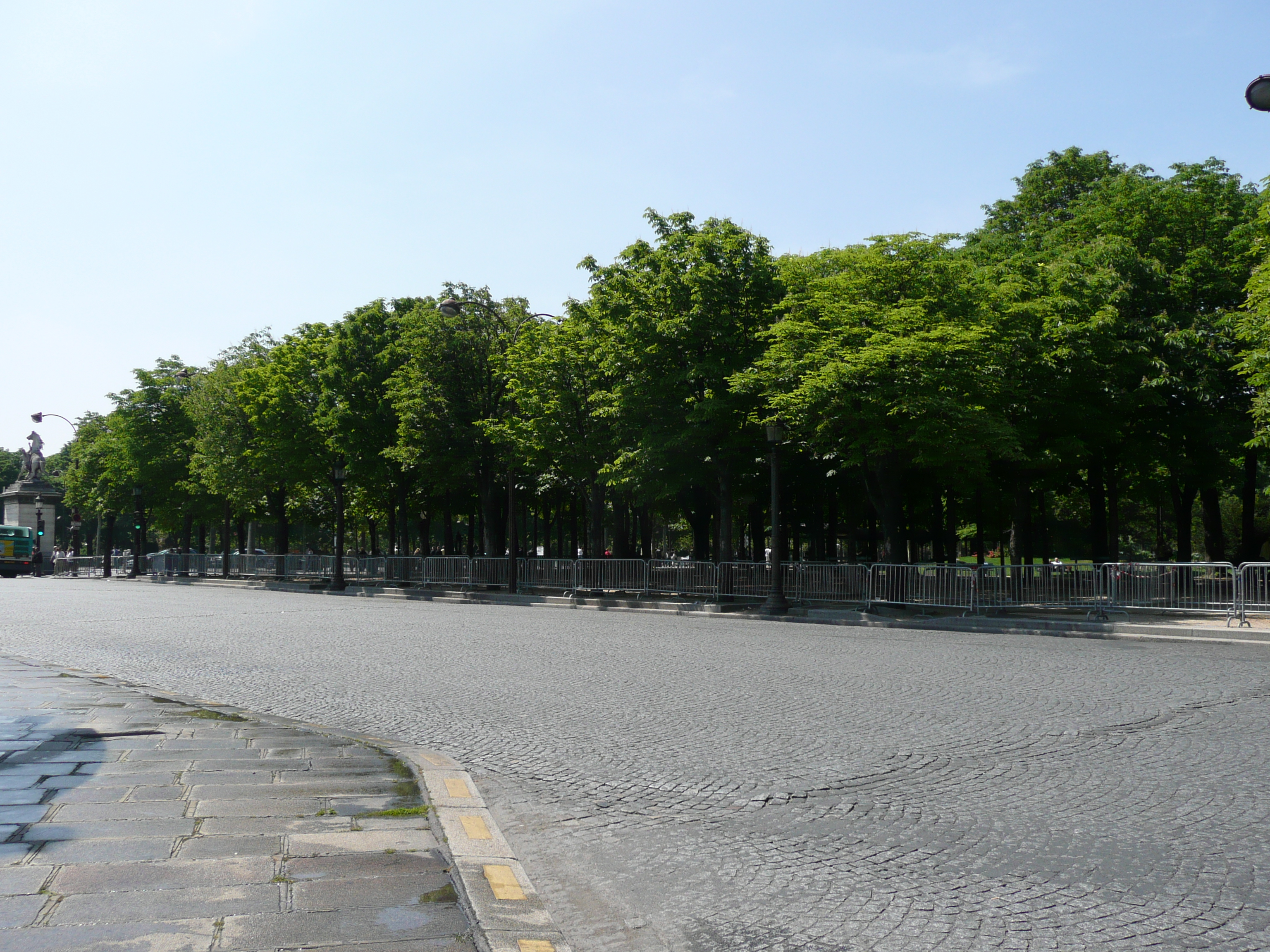 Picture France Paris La Concorde 2007-05 99 - Tours La Concorde