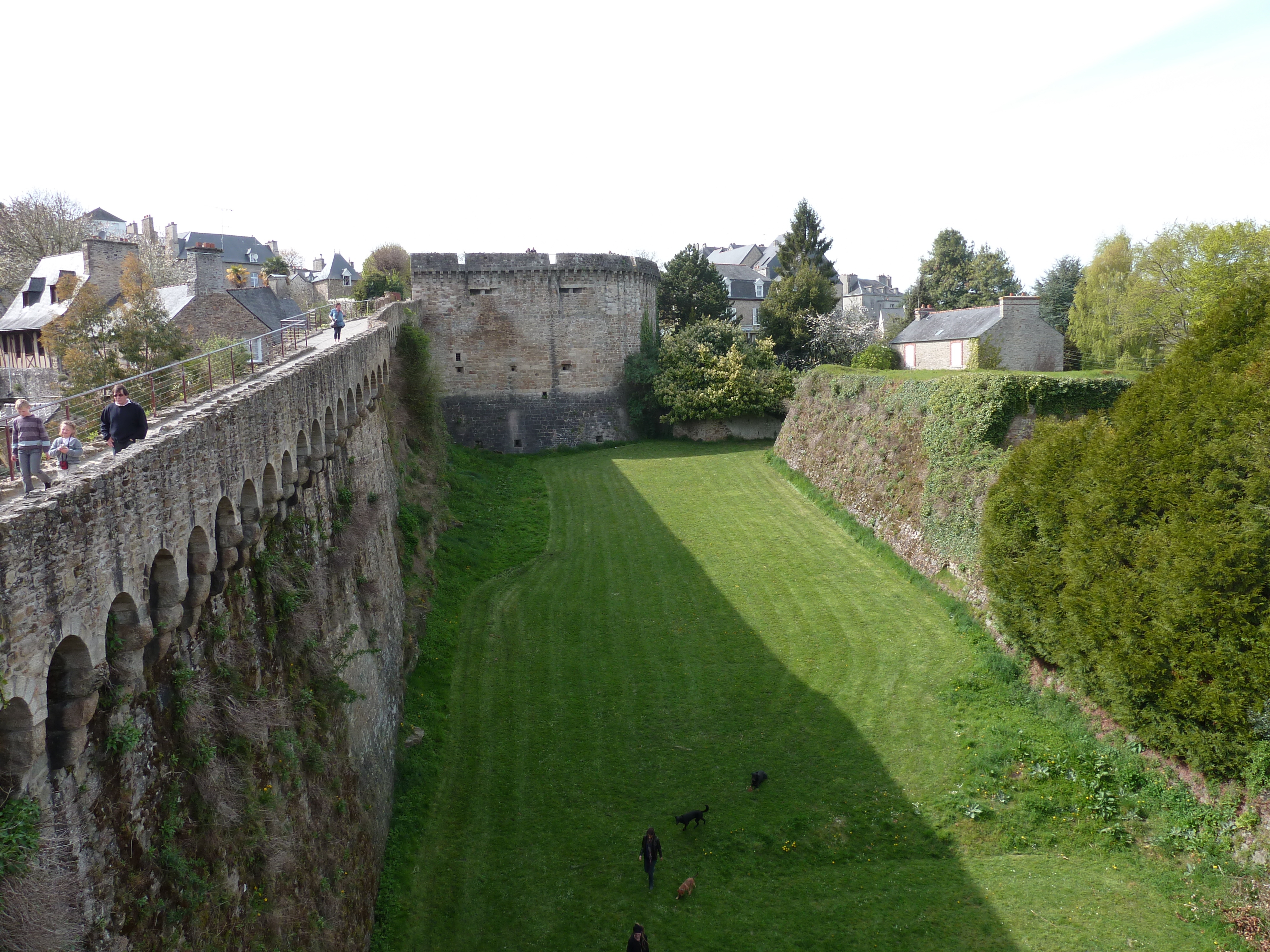 Picture France Dinan Dinan city walls 2010-04 34 - Journey Dinan city walls