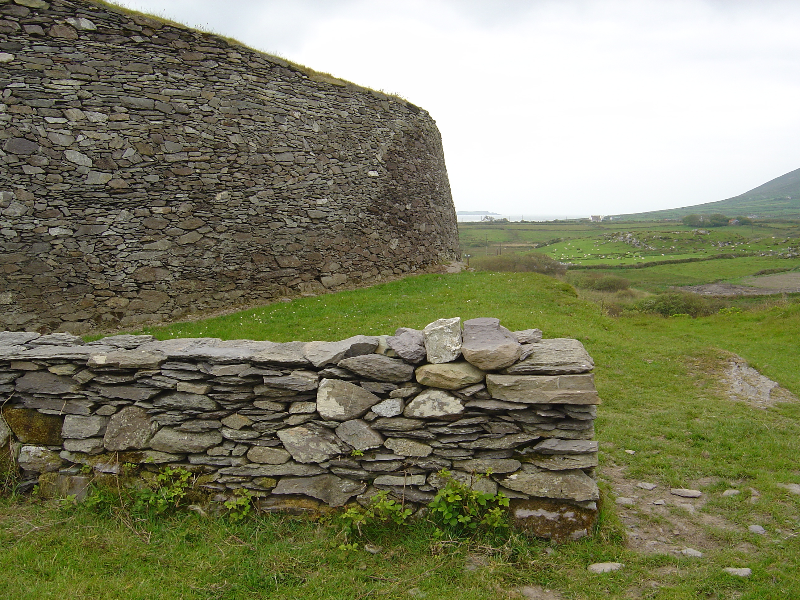 Picture Ireland Kerry Caherdaniel fort 2004-05 8 - Center Caherdaniel fort