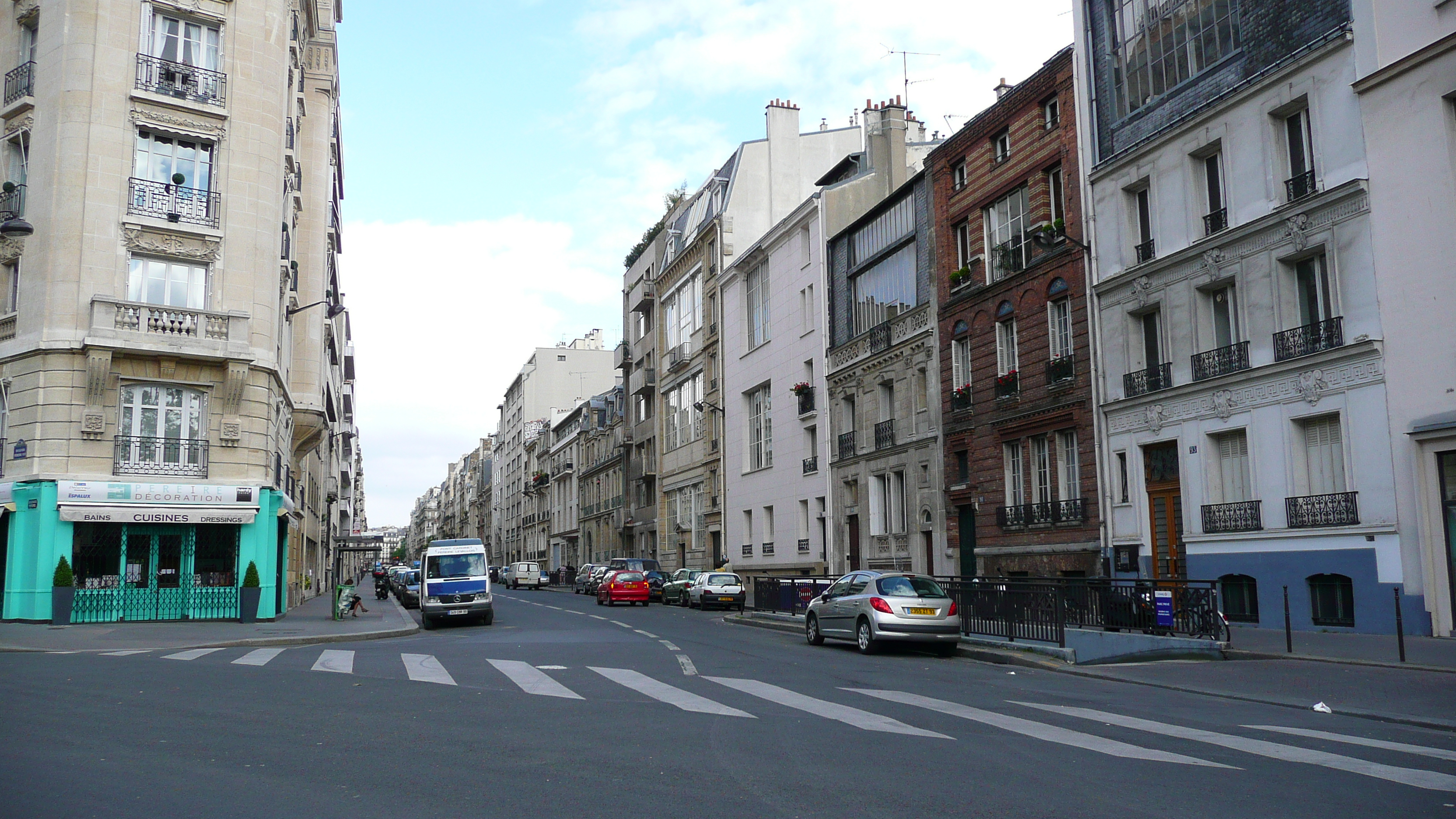 Picture France Paris 17th Arrondissement Boulevard Pereire 2007-05 12 - Center Boulevard Pereire