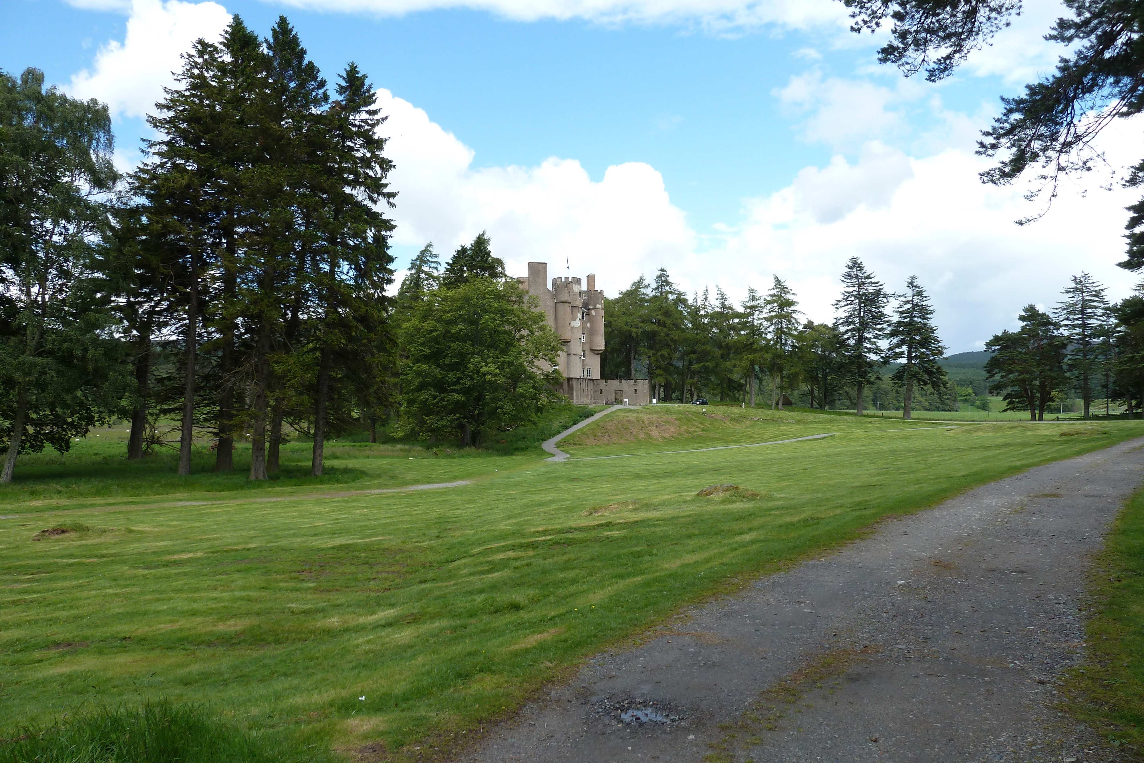 Picture United Kingdom Scotland Braemar 2011-07 5 - Discovery Braemar