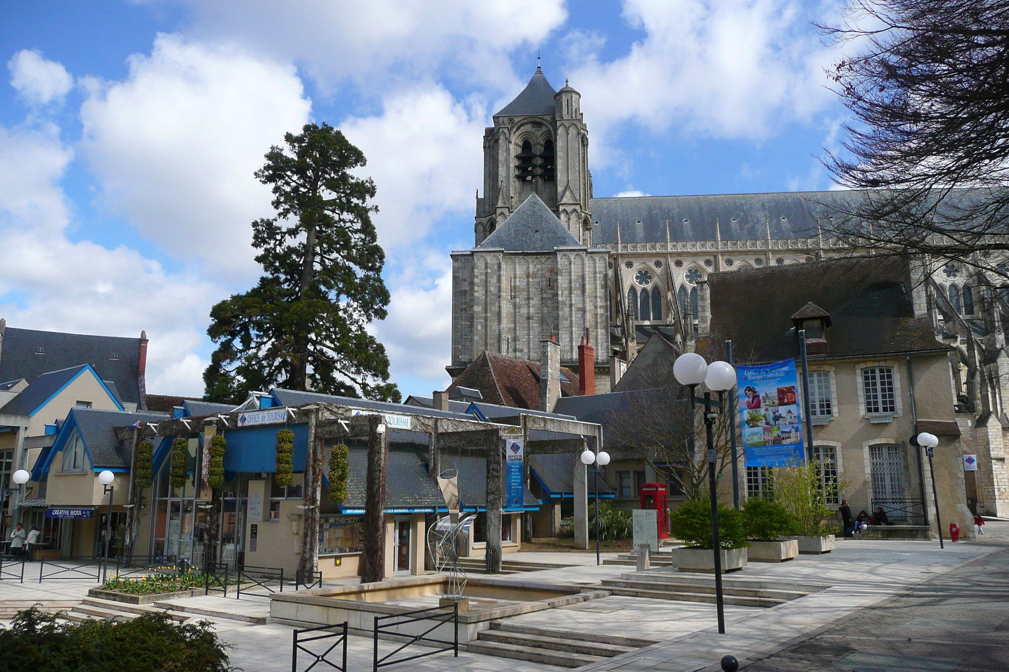 Picture France Bourges 2008-04 135 - Journey Bourges