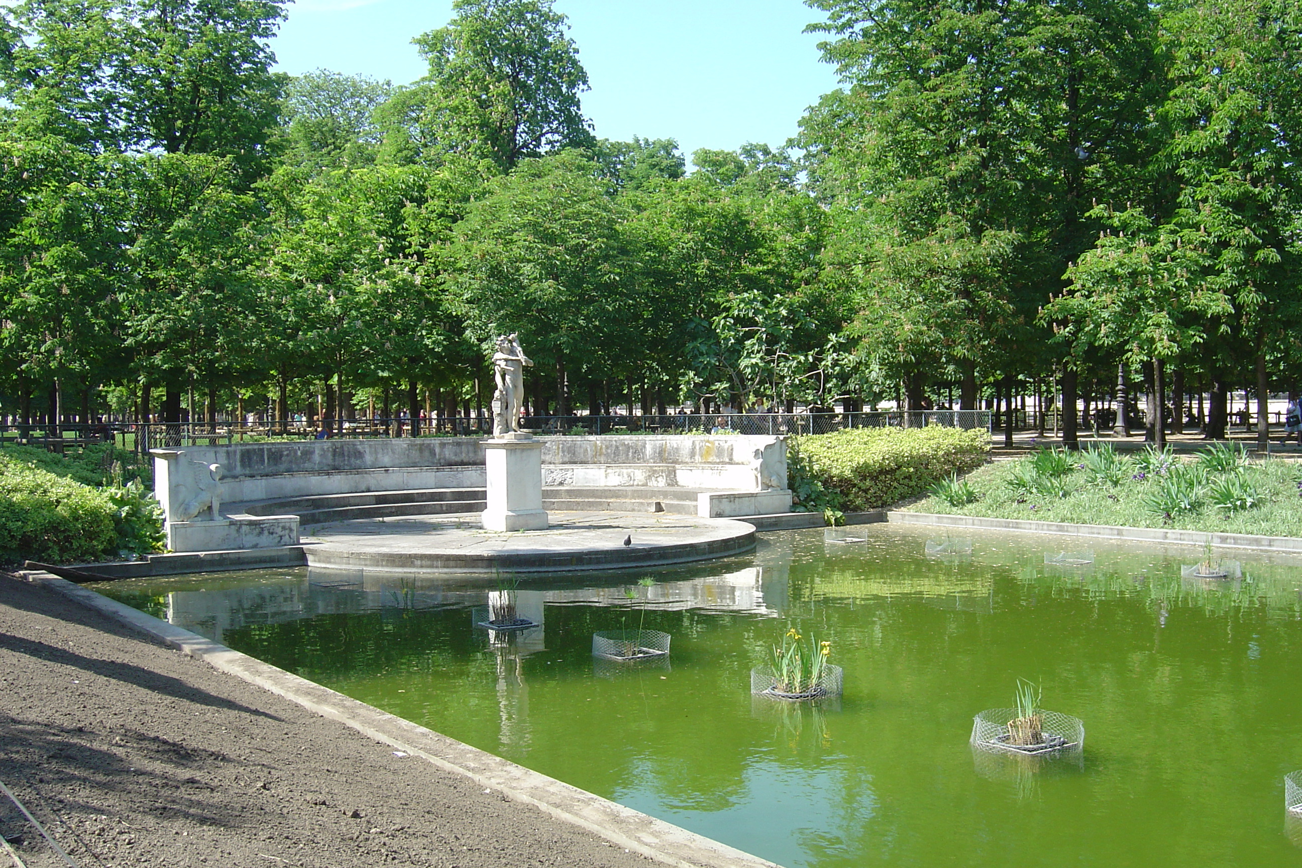 Picture France Paris Garden of Tuileries 2007-05 346 - Journey Garden of Tuileries