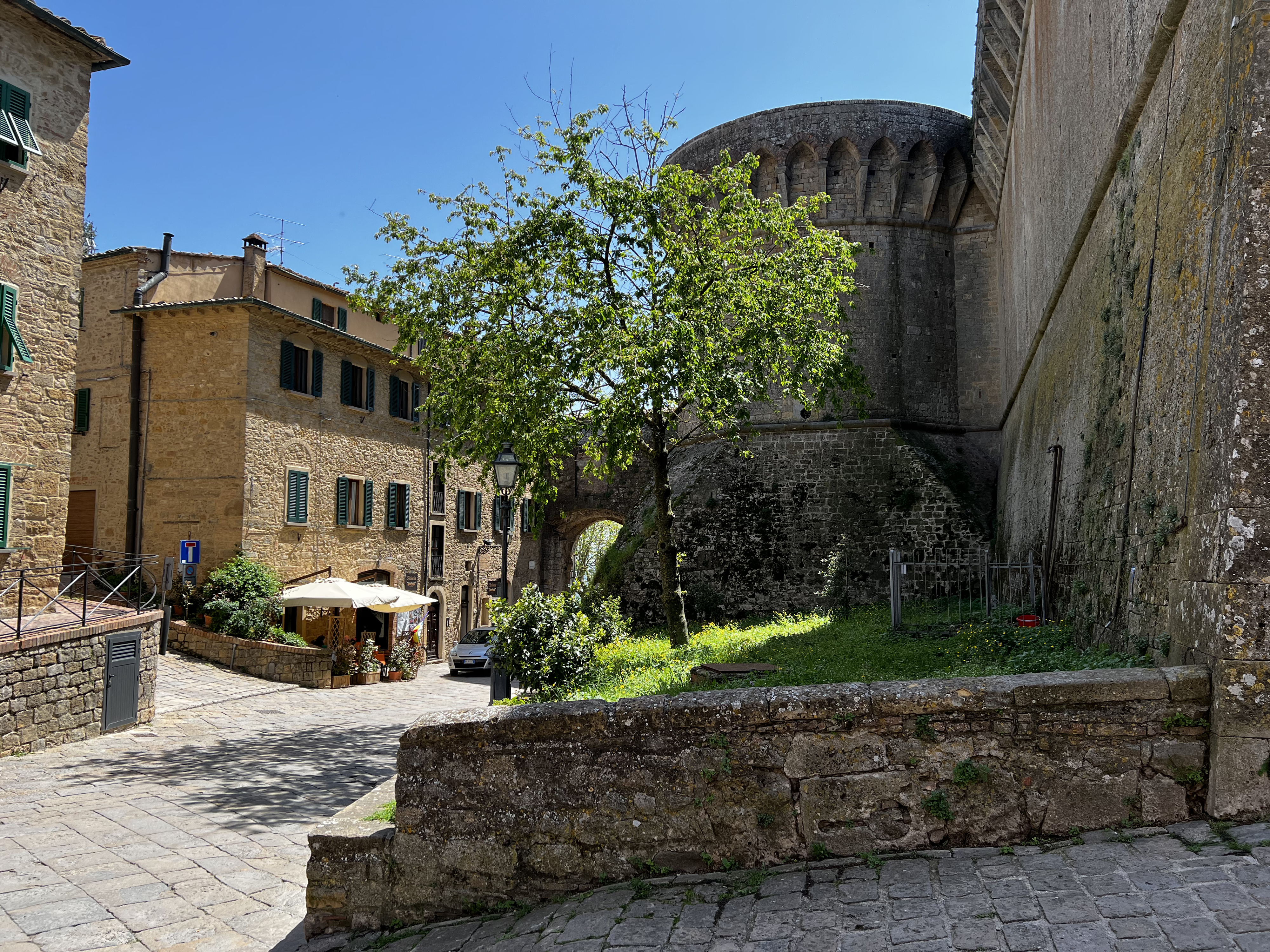 Picture Italy Volterra 2022-05 51 - History Volterra